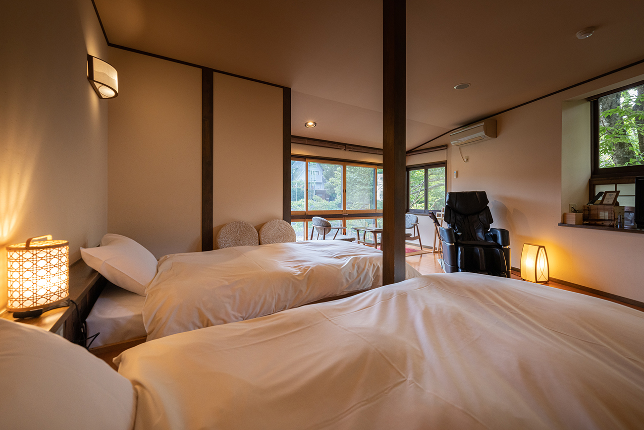 マッサージチェア付きモダン洋室「銀杏」