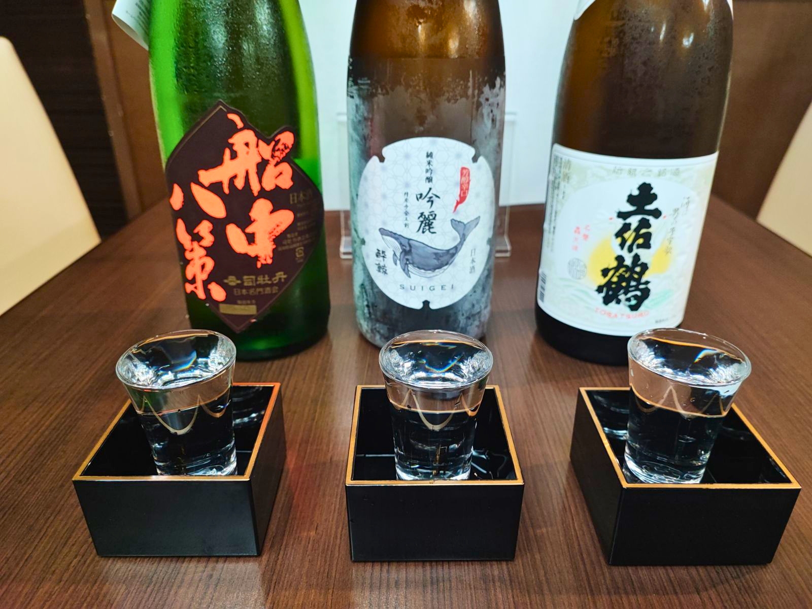 【土佐の夜を愉しむ】高知の日本酒利き酒セット＆おつまみ小鉢3種プラン ＜軽食付＞