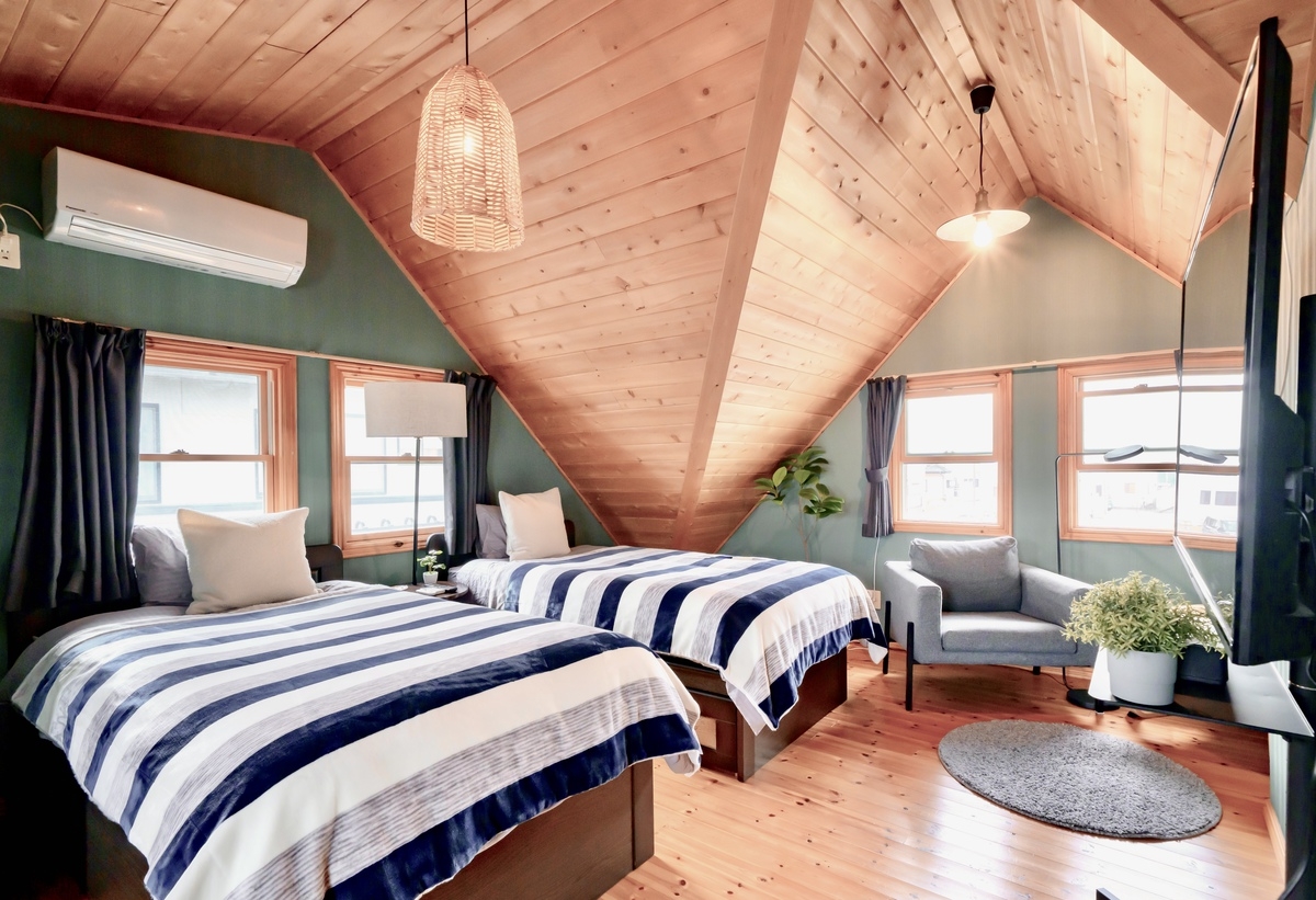 一棟貸切！最大８名で泊まれるモダンなログハウス