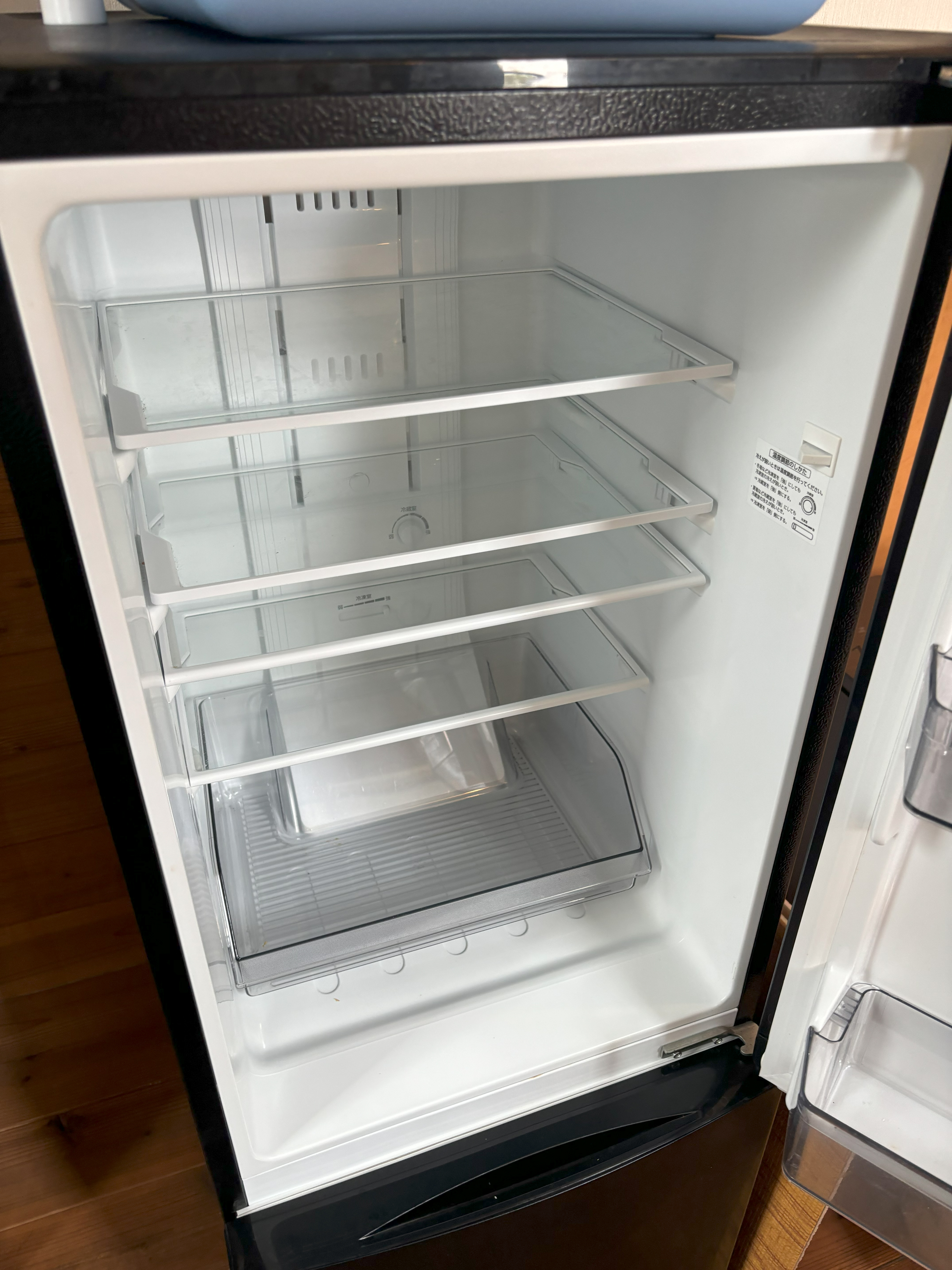 コテージ_冷蔵庫(空)