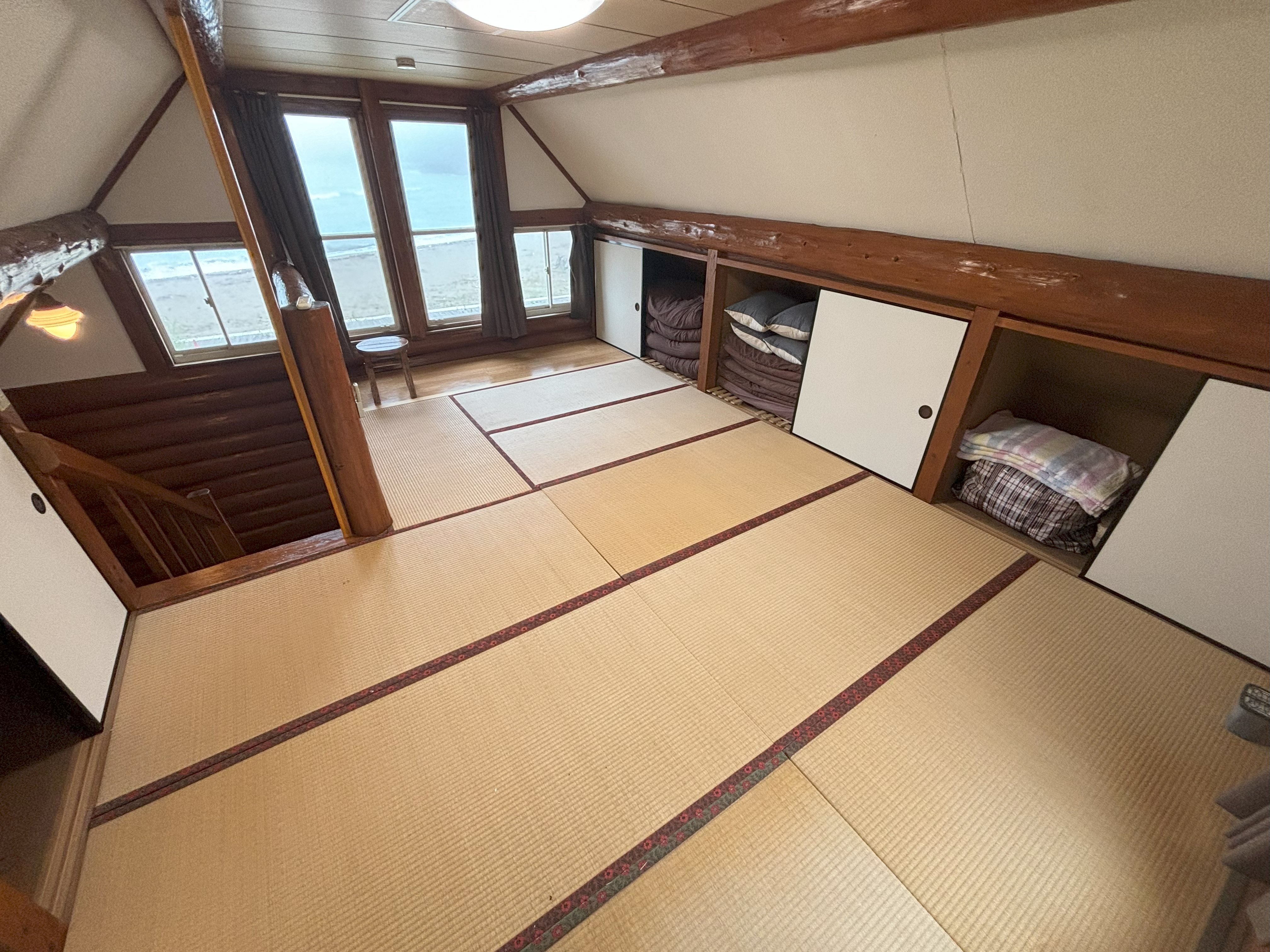 ログハウス_2階和室