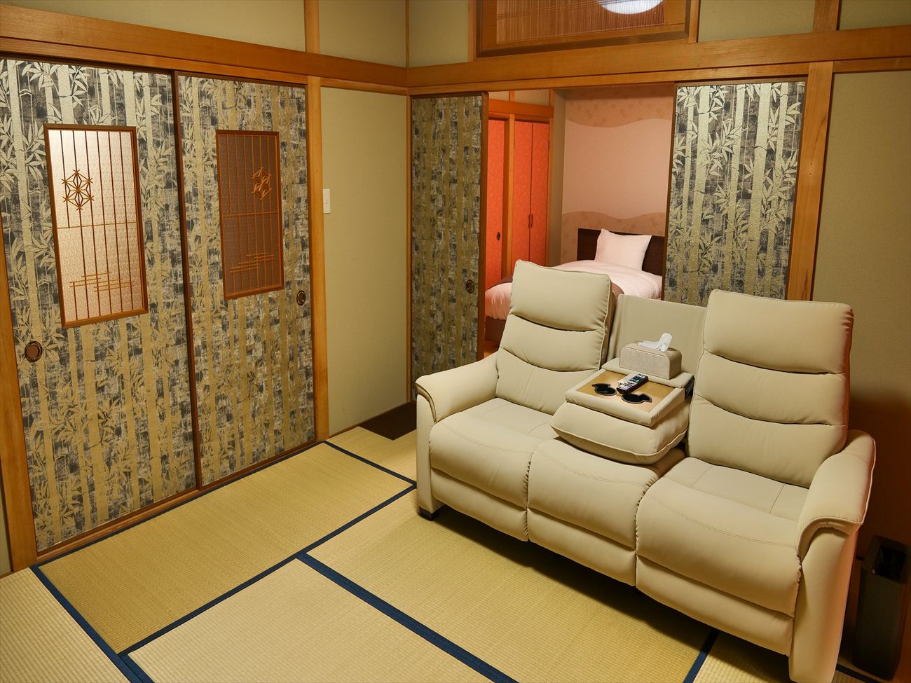 きんうんソファ