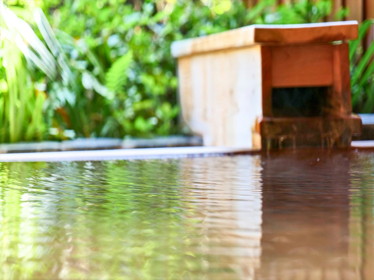 山側露天風呂静観(せいかん)の湯