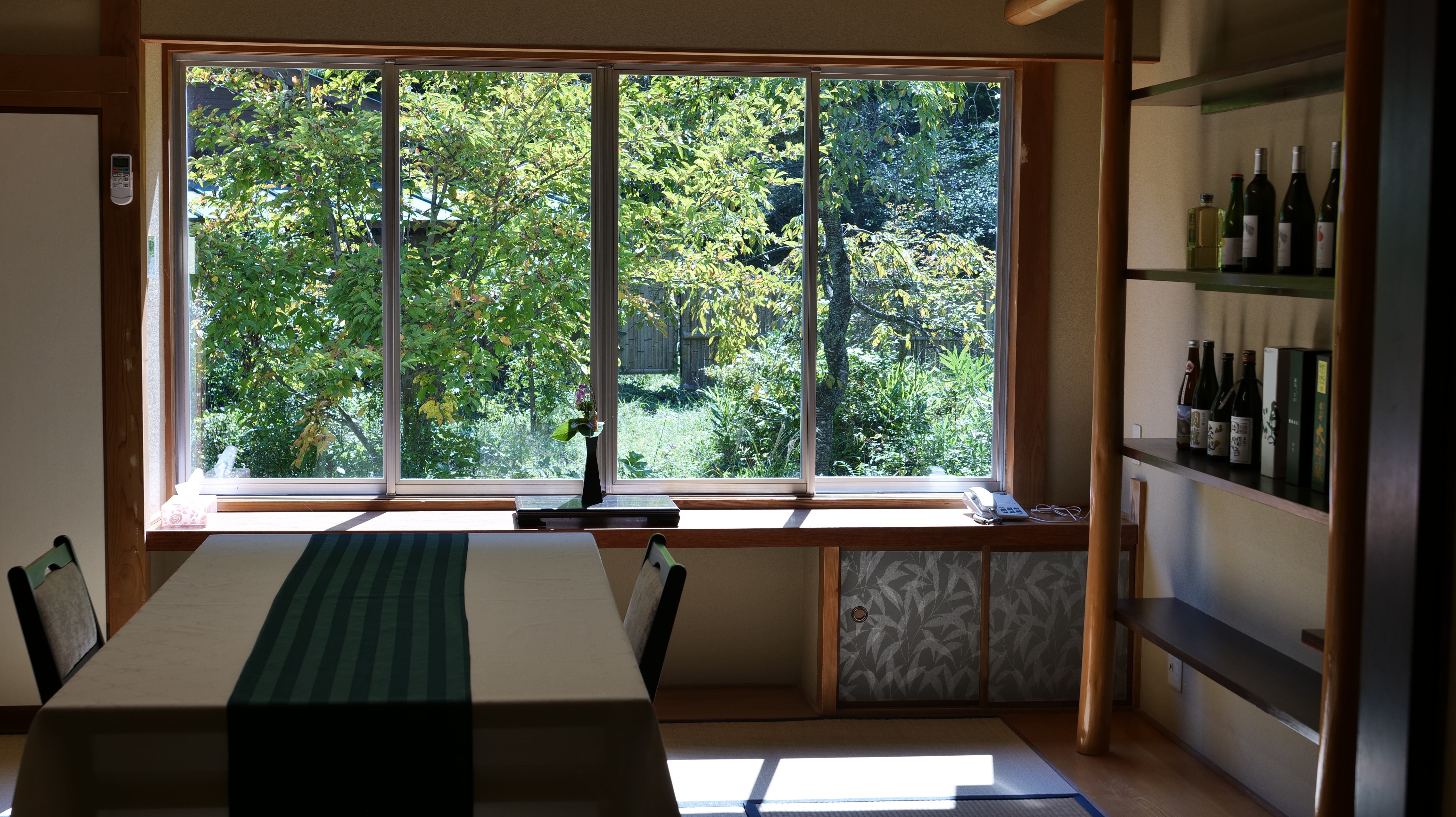 個室の食事処　日本酒