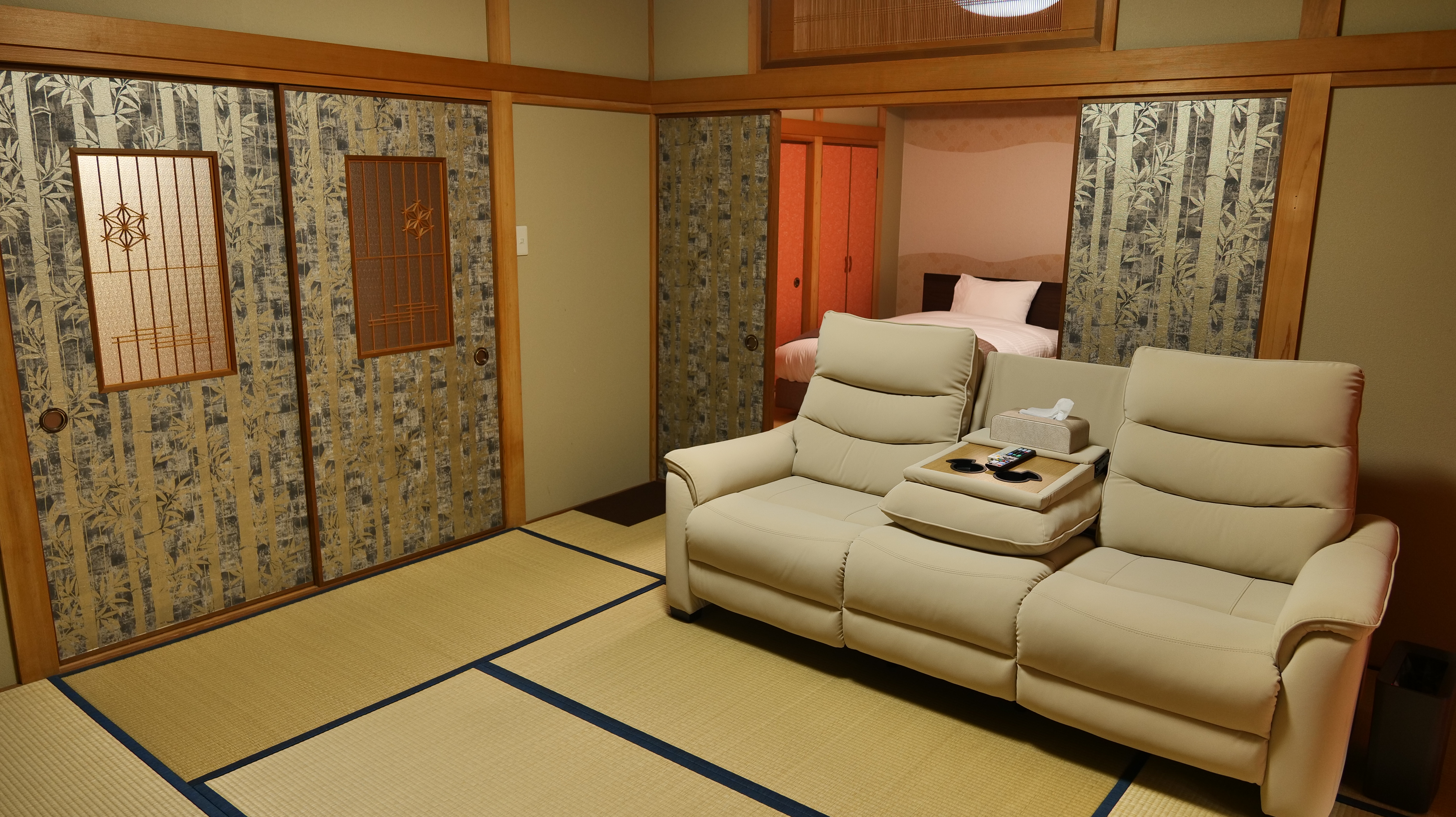 錦雲（きんうん 秋） (2)ソファー