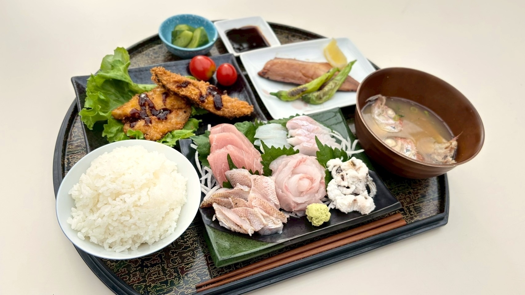 【冬旅しまね】漁師のお刺身セット夕食付き・自社で水揚げした日本海の新鮮な海の幸♪ ご飯・味噌汁付き