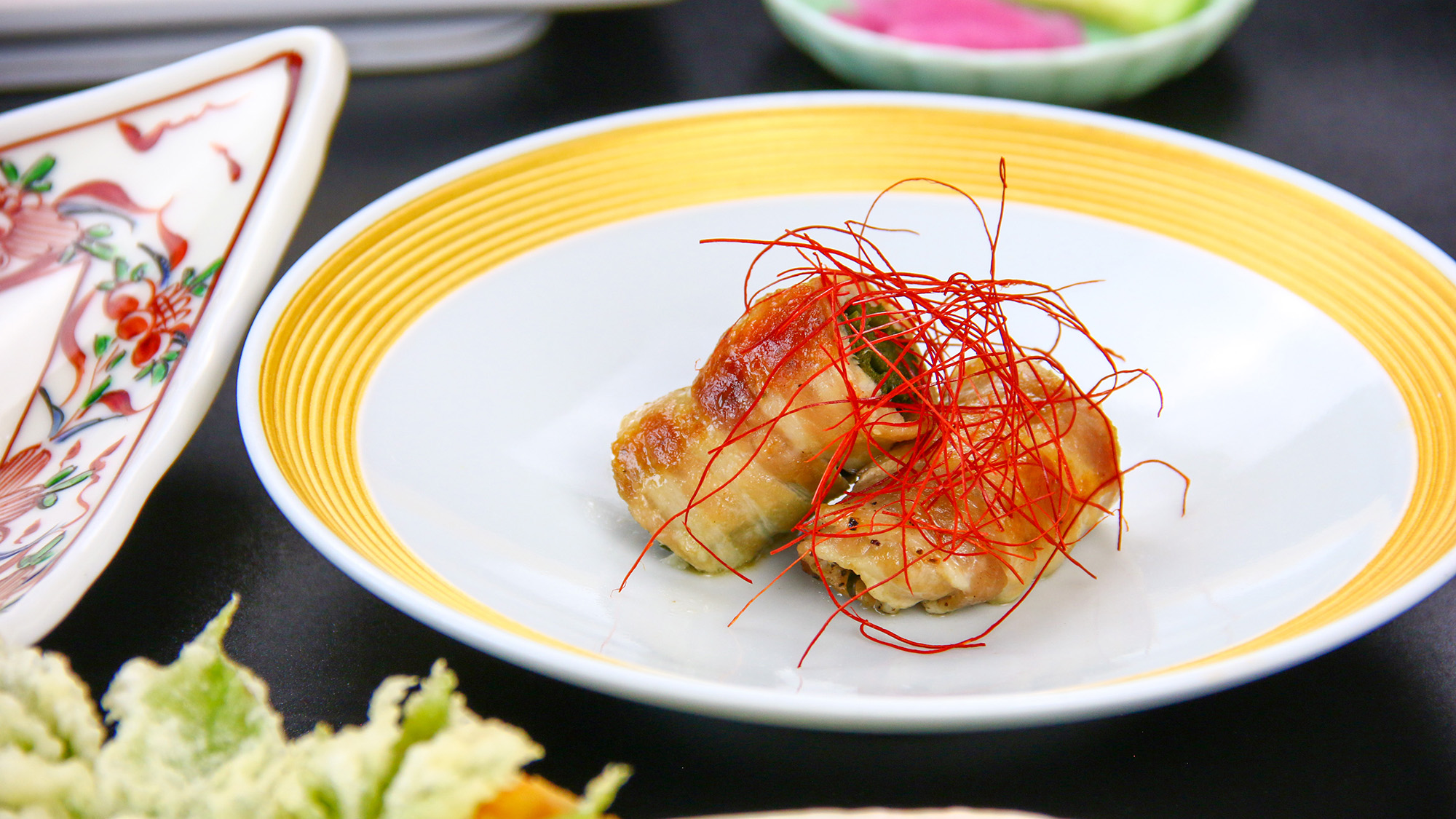 #夕食一例　地元野菜とお肉の美味しさが詰まった、手作りの一皿です