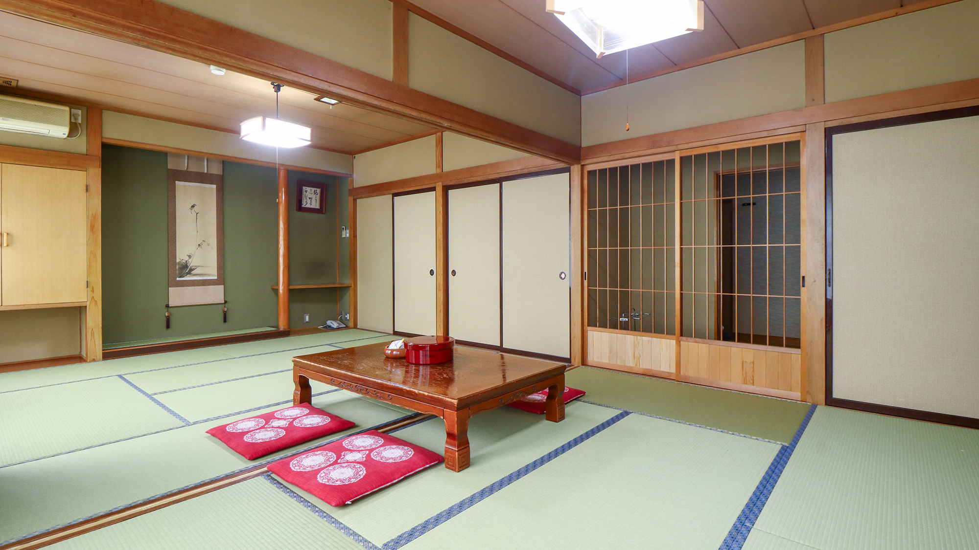 #かんじき　間仕切り付きの6＋8畳のお部屋で、家族や友人同士の滞在にご利用いただけます