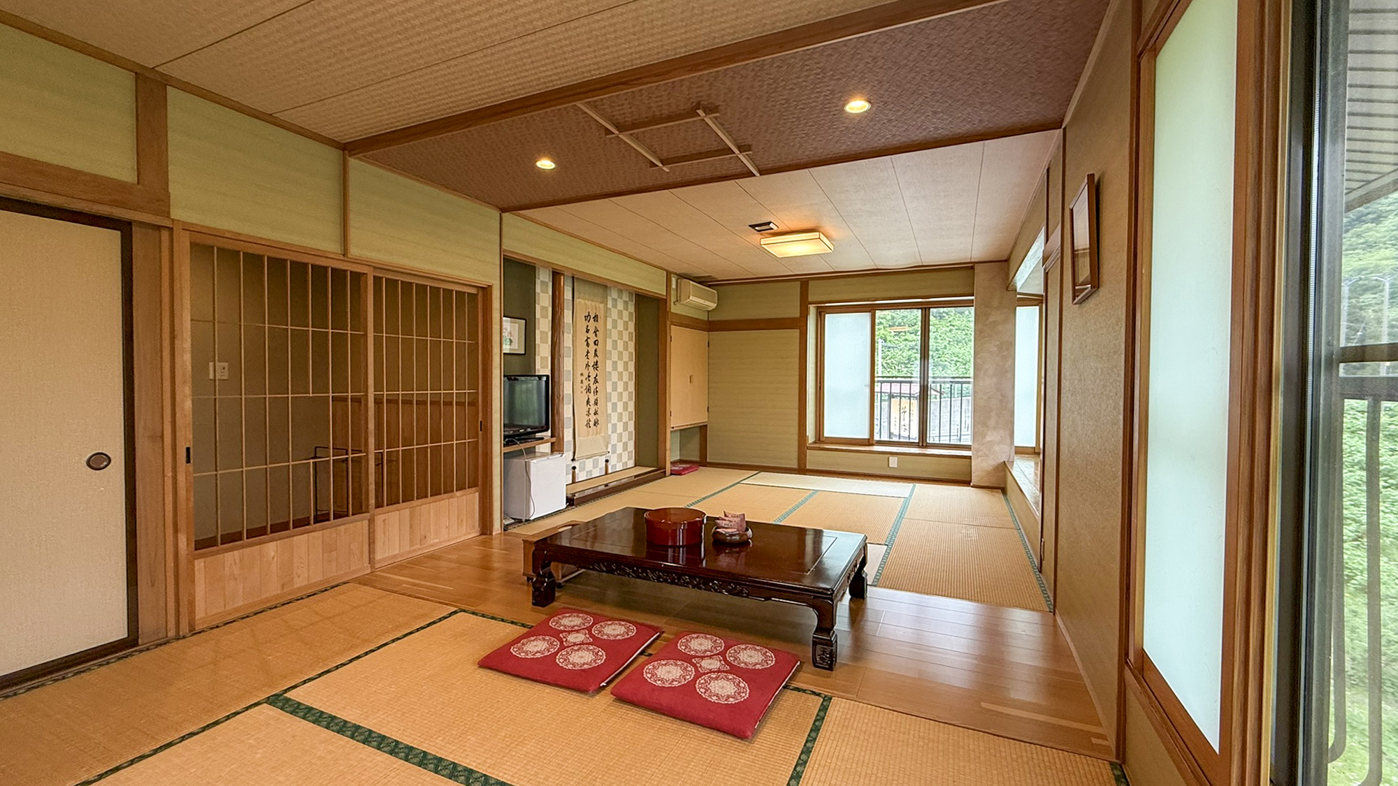 #月山　静けさと快適さを備えた、二間続きの特別和室です