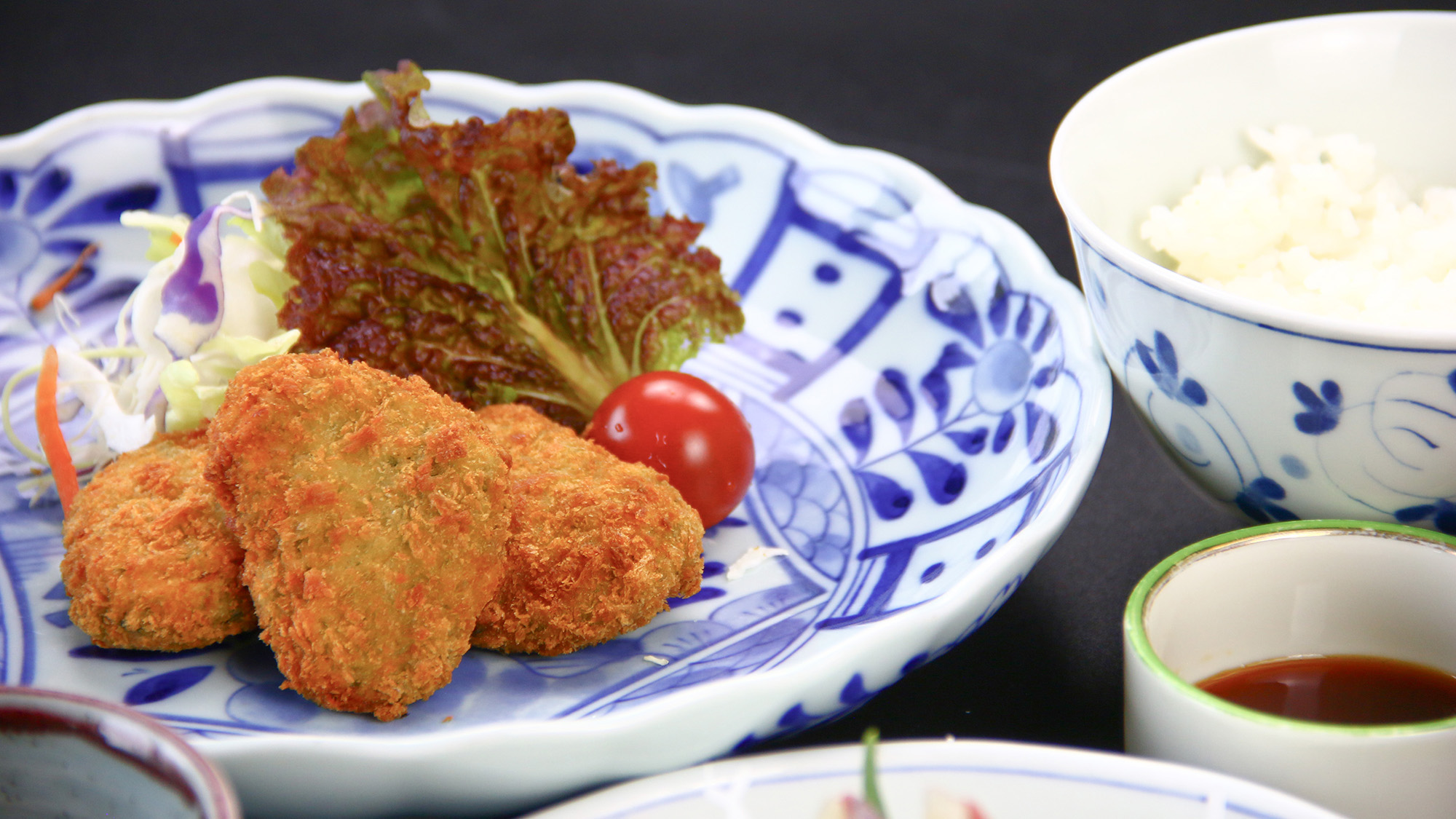 #ビジネス夕食　香ばしい衣と素材の旨みが絶妙な揚げ物をお楽しみください