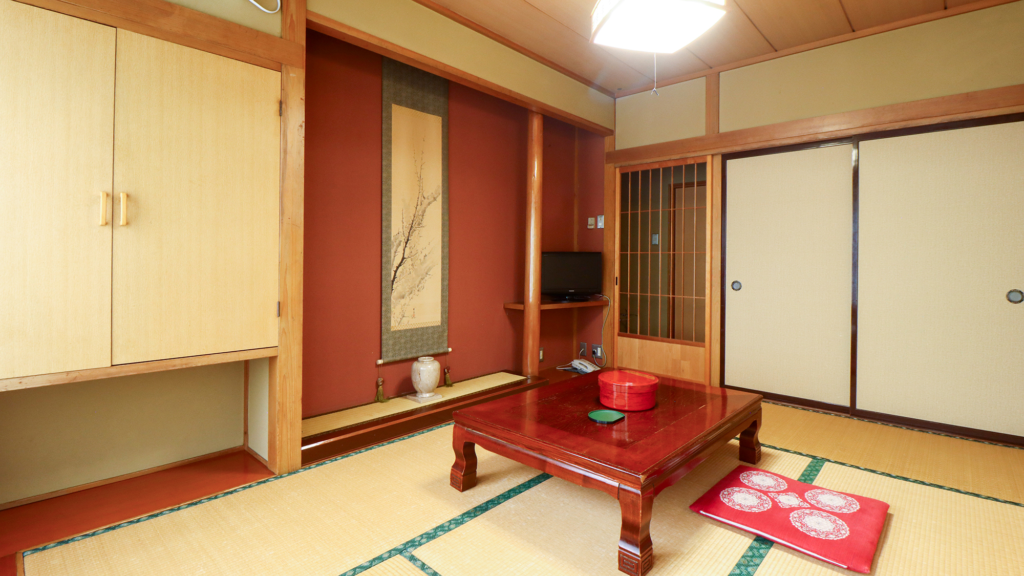 #水芭蕉　素朴な和室で気ままに、心穏やかなひとときをお過ごしください