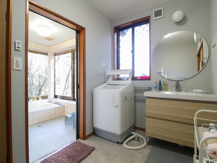 【3〜6連泊素泊り】一人旅やビジネス利用にもおすすめ！ペットと泊まれる森の中の”一棟貸宿”