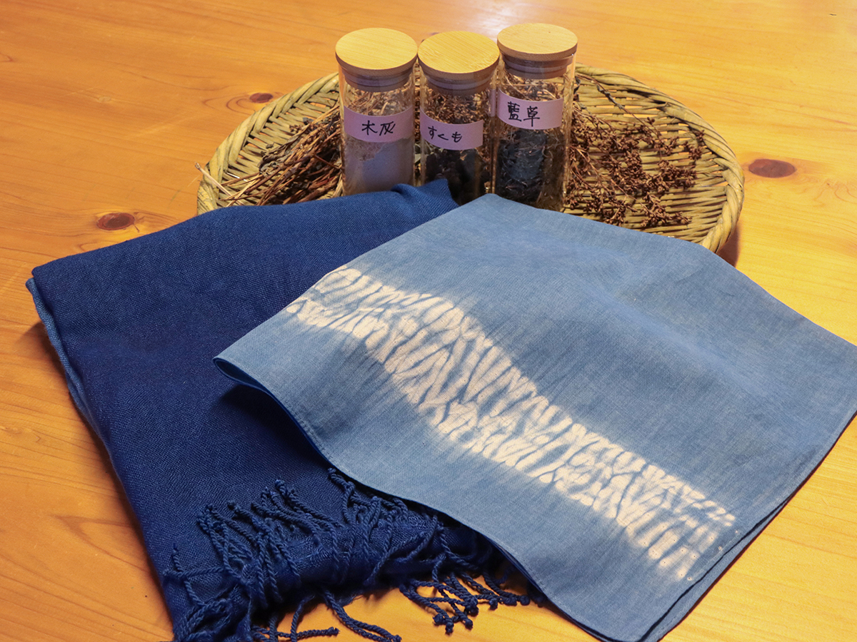 #正藍染大青　スカーフやハンカチなどを藍染に