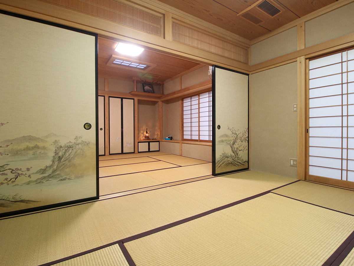 #和室　広々和室でおくつろぎください