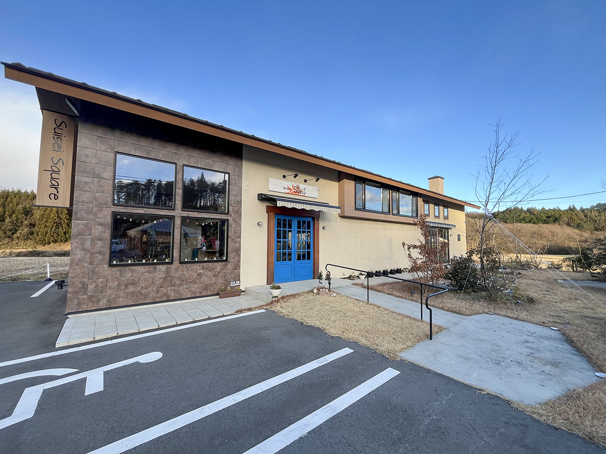 #Bistro le Soleil　レストランと同じ建物の施設でチェックインと鍵の受け渡しをしており