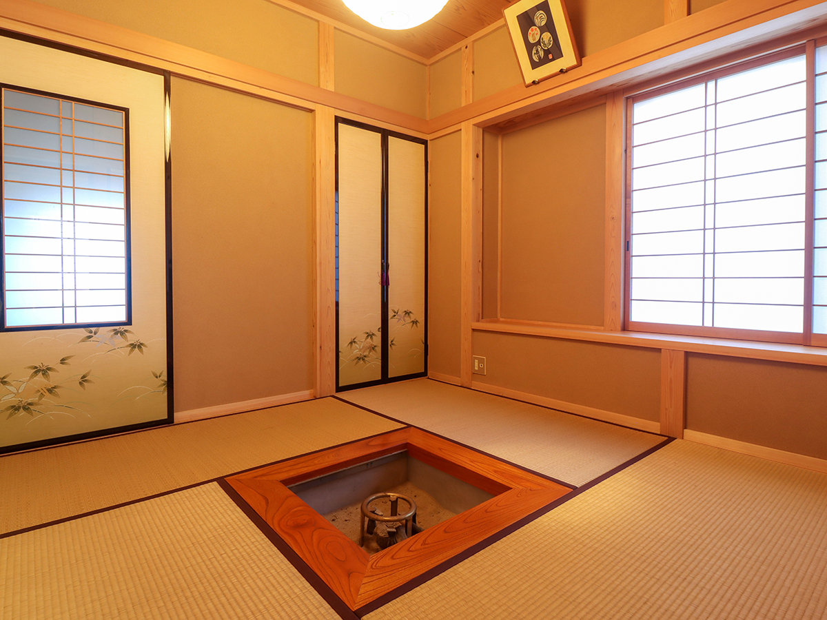 #和室　囲炉裏のお部屋でゆったり