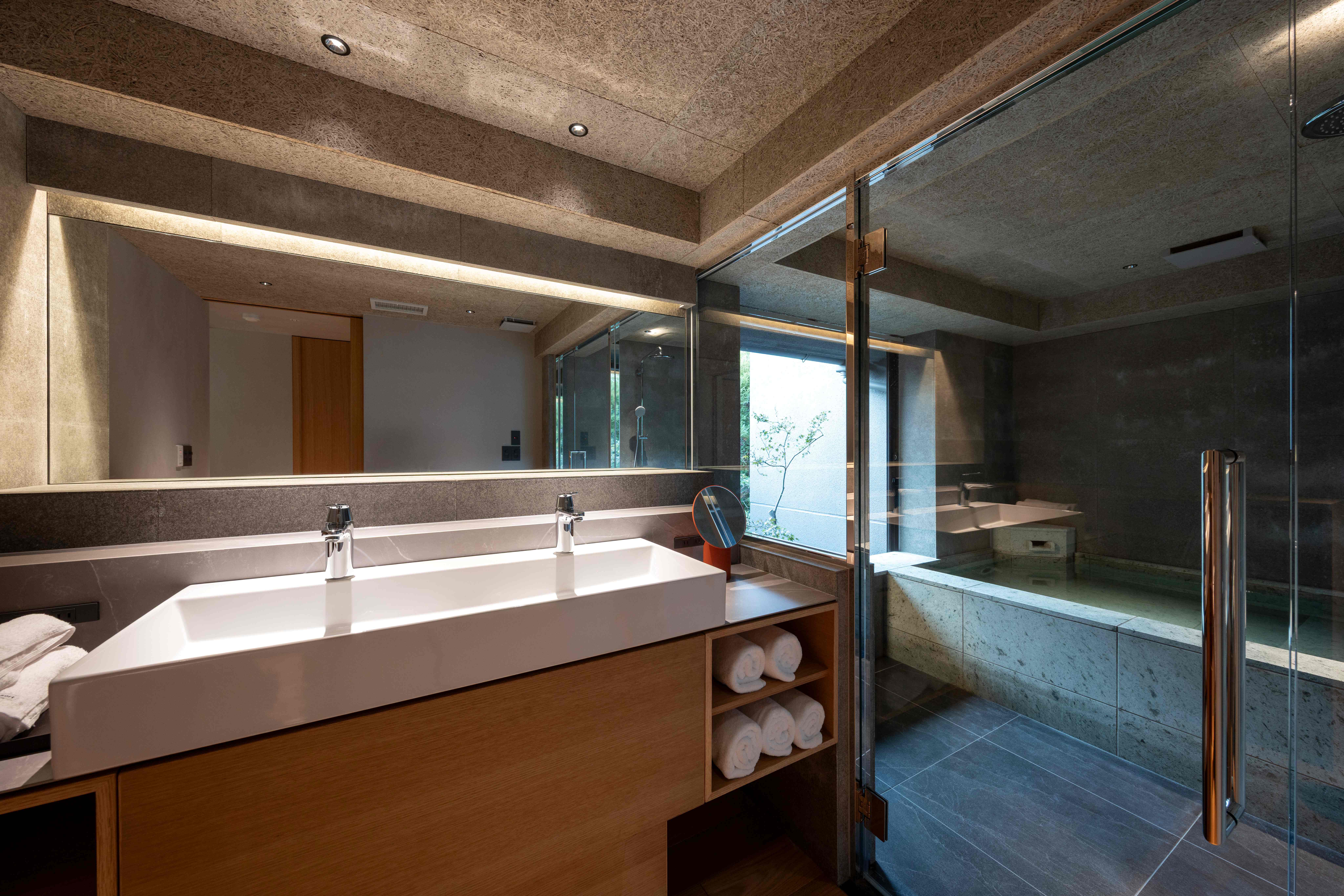 ラグジュアリーコーナースイート