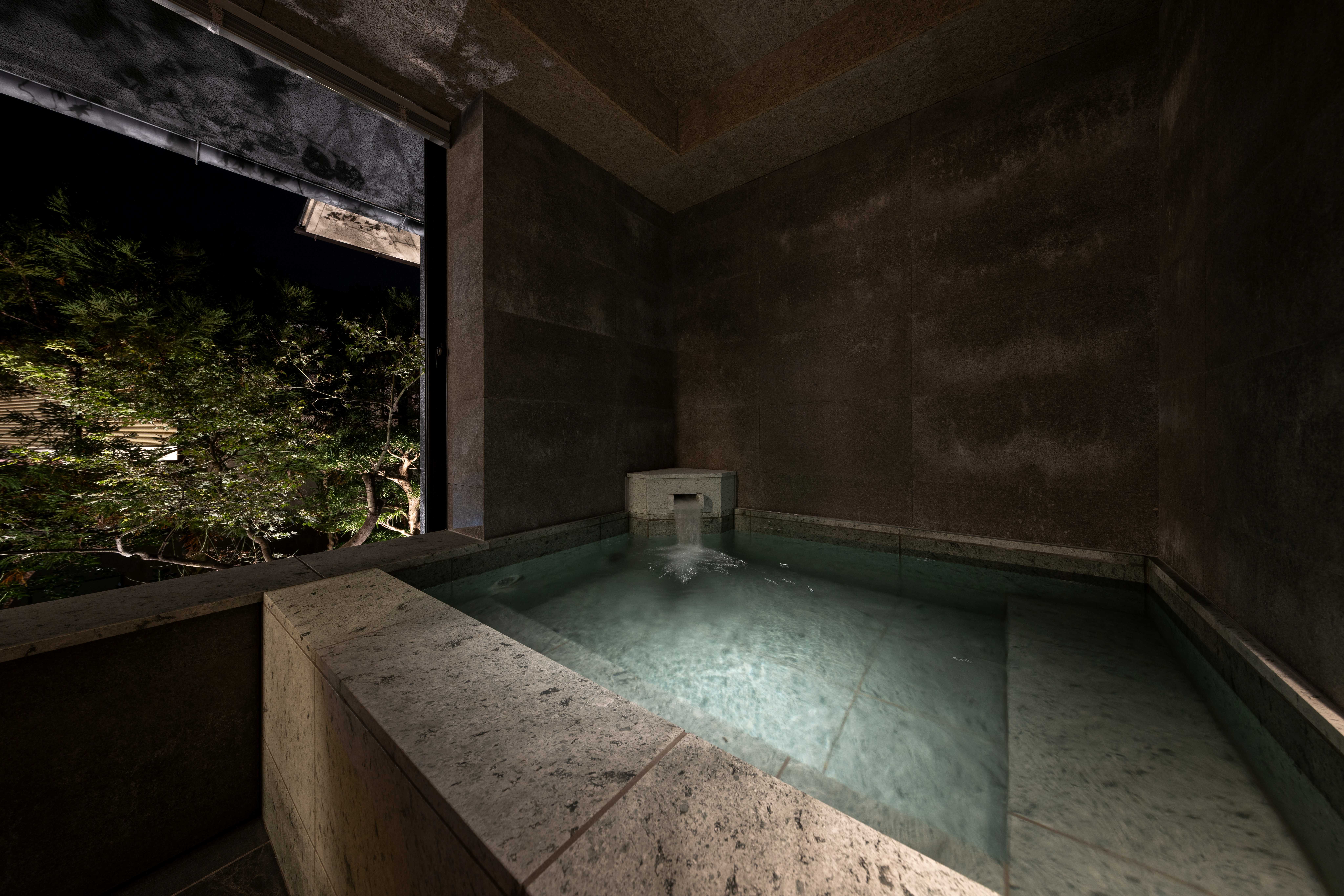 ラグジュアリーコーナースイート