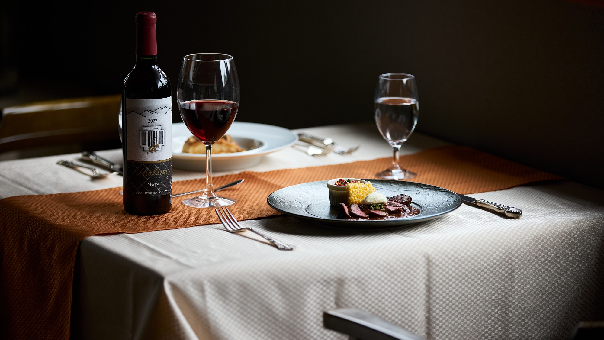 少し特別な夜を、大切な方と。そんなディナーにもぴったりです。