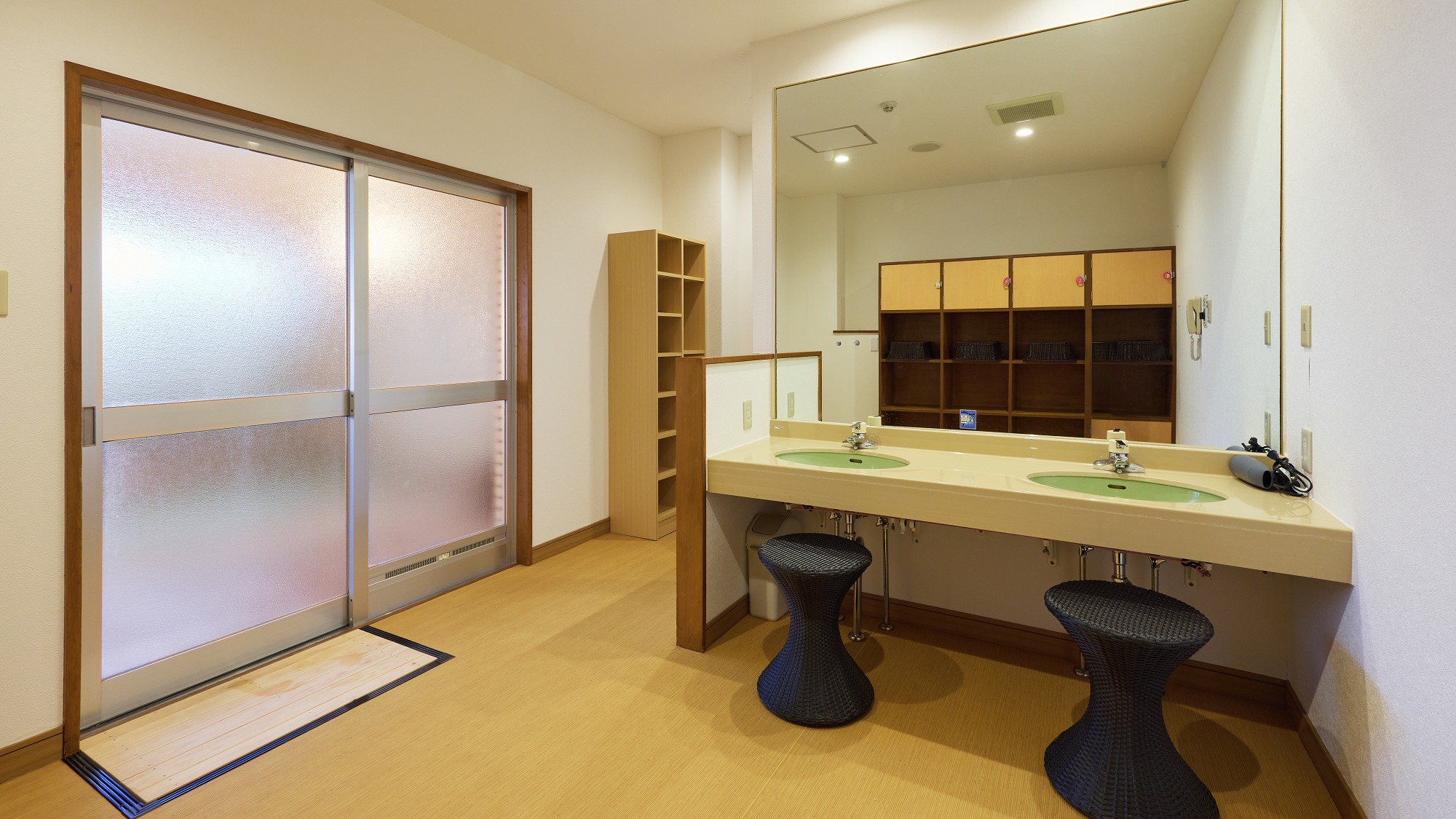 大浴場　脱衣所