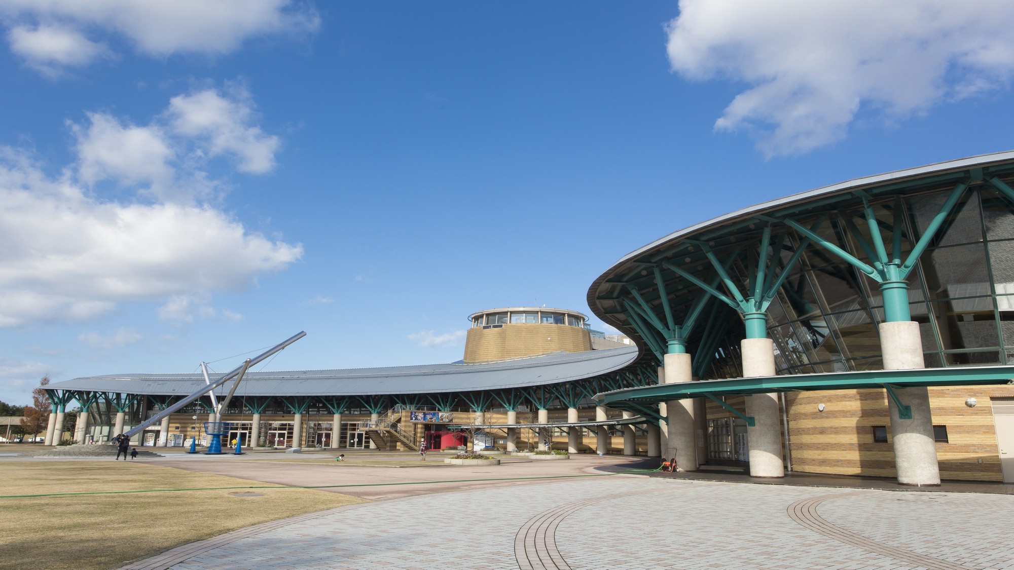 エンゼルランドふくいは科学について楽しく学べる大型施設です