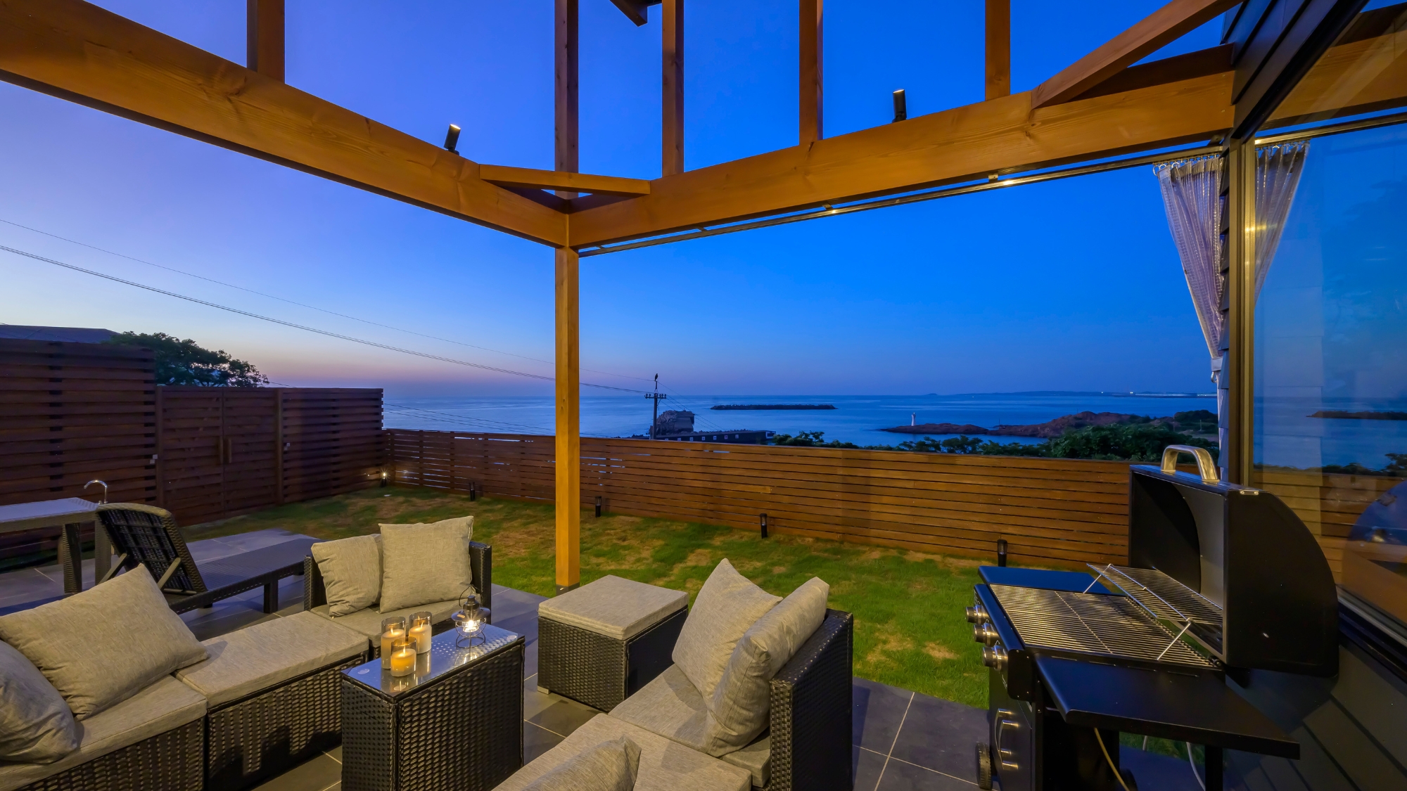 美しい海を眺めながら、心落ち着くひとときを。