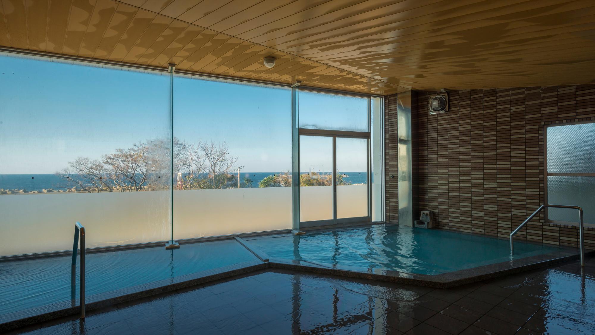 【鷹巣荘本館】自慢の源泉かけ流しのお湯は地元の方からも好評！