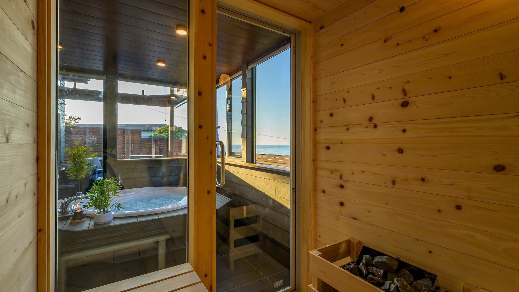 贅沢な「大人の隠れ家」にはサウナも完備。※ロウリュサウナではありません