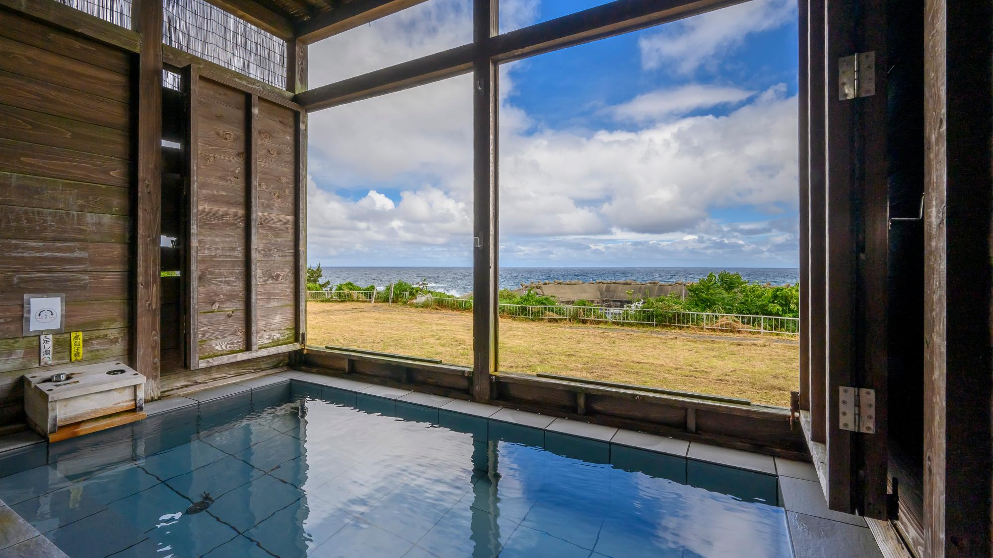 【鷹巣荘本館】露天風呂からの景色も抜群！源泉かけ流し100％！