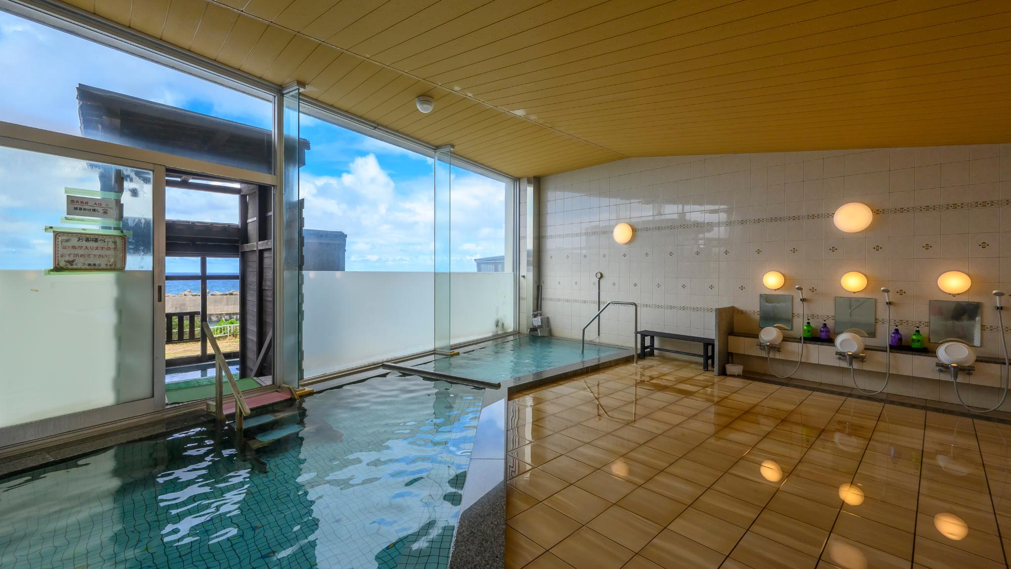 【鷹巣荘本館】大浴場も利用可能！地下1000ｍから涌く源泉は、掛け流し！