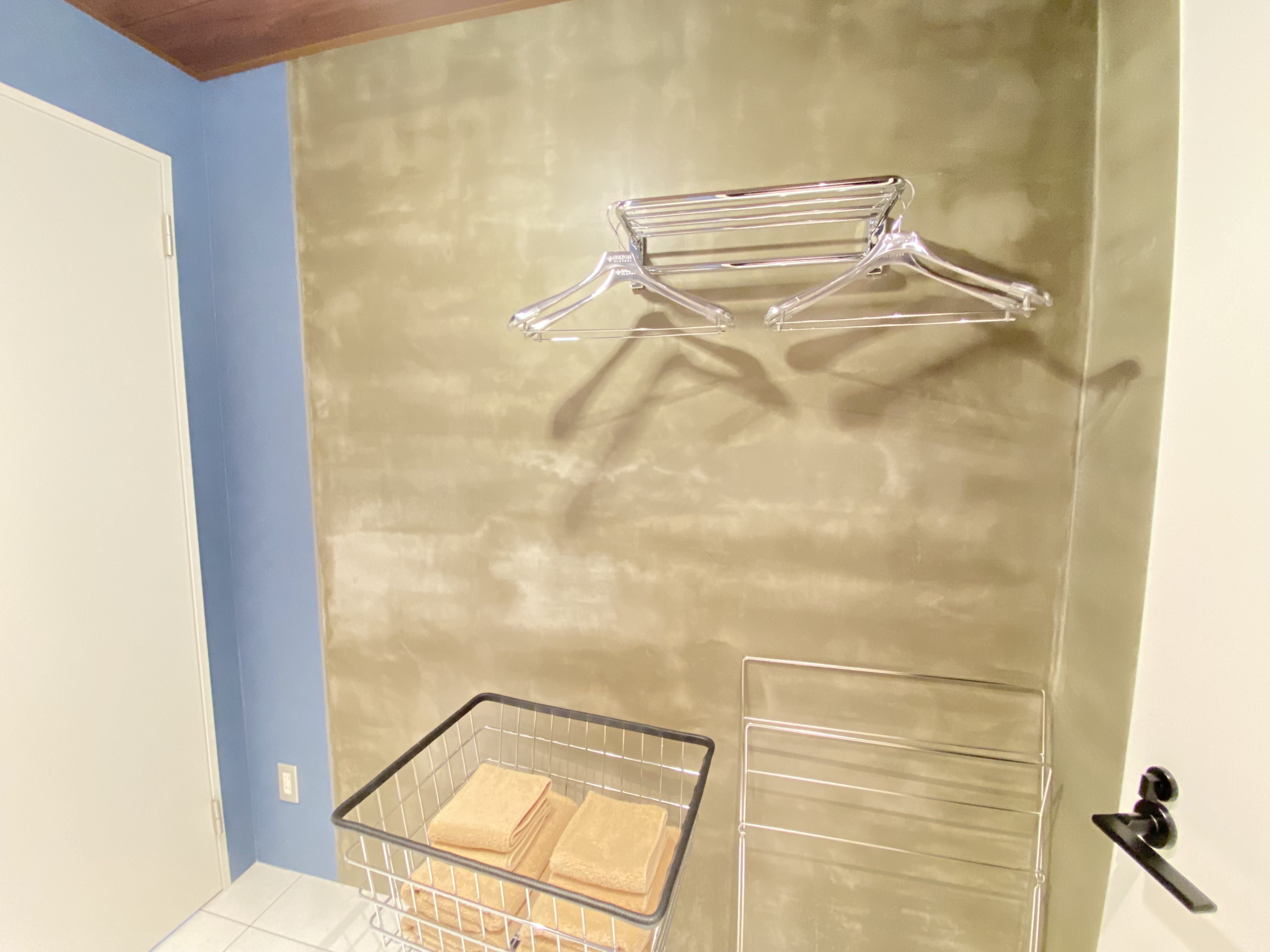 脱衣スペースハンガーラック