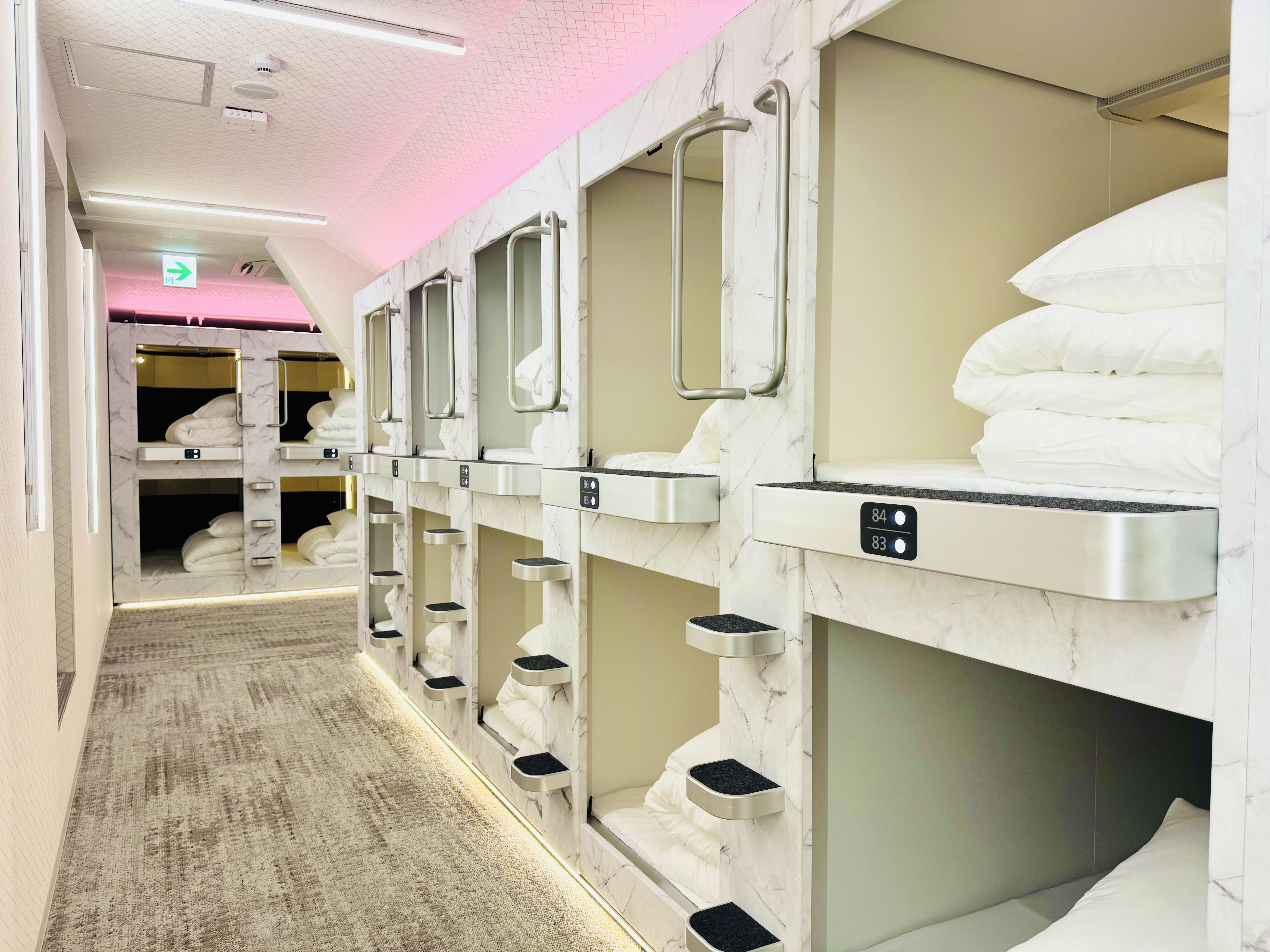 女性専用カプセルルームの写真です