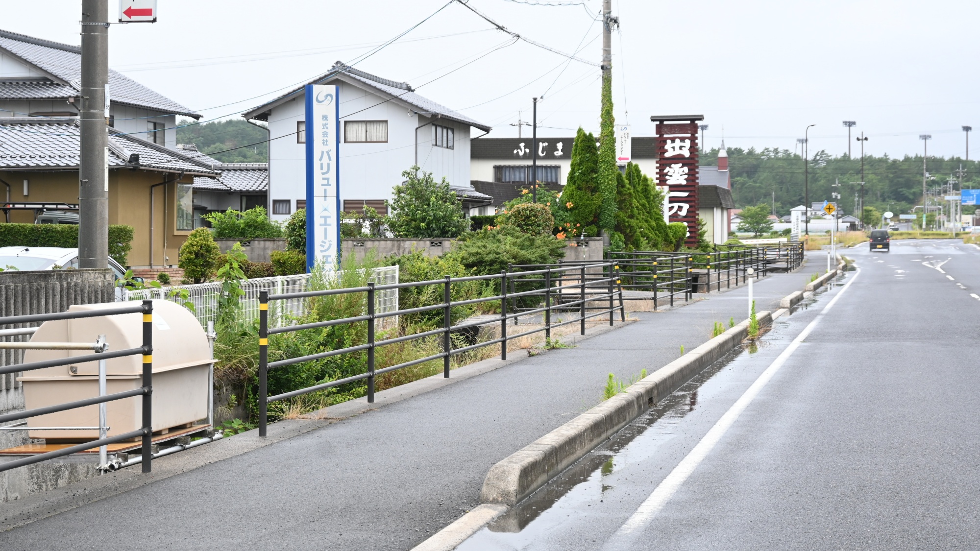 【アクセス】出雲空港方面からお越しの場合、こちらの看板を目印に左手にお曲がり下さい。