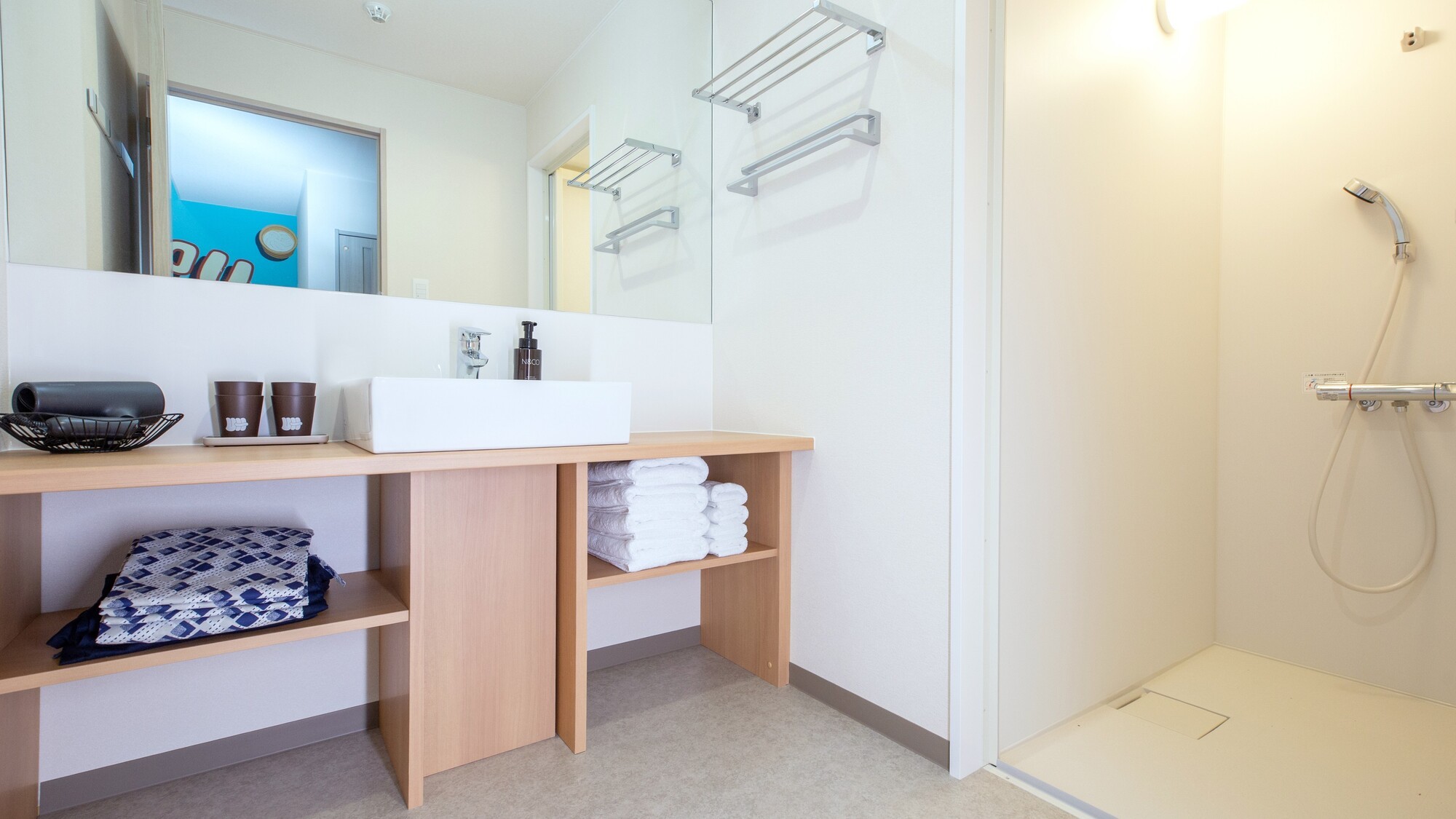 シャワールーム・洗面／UDON