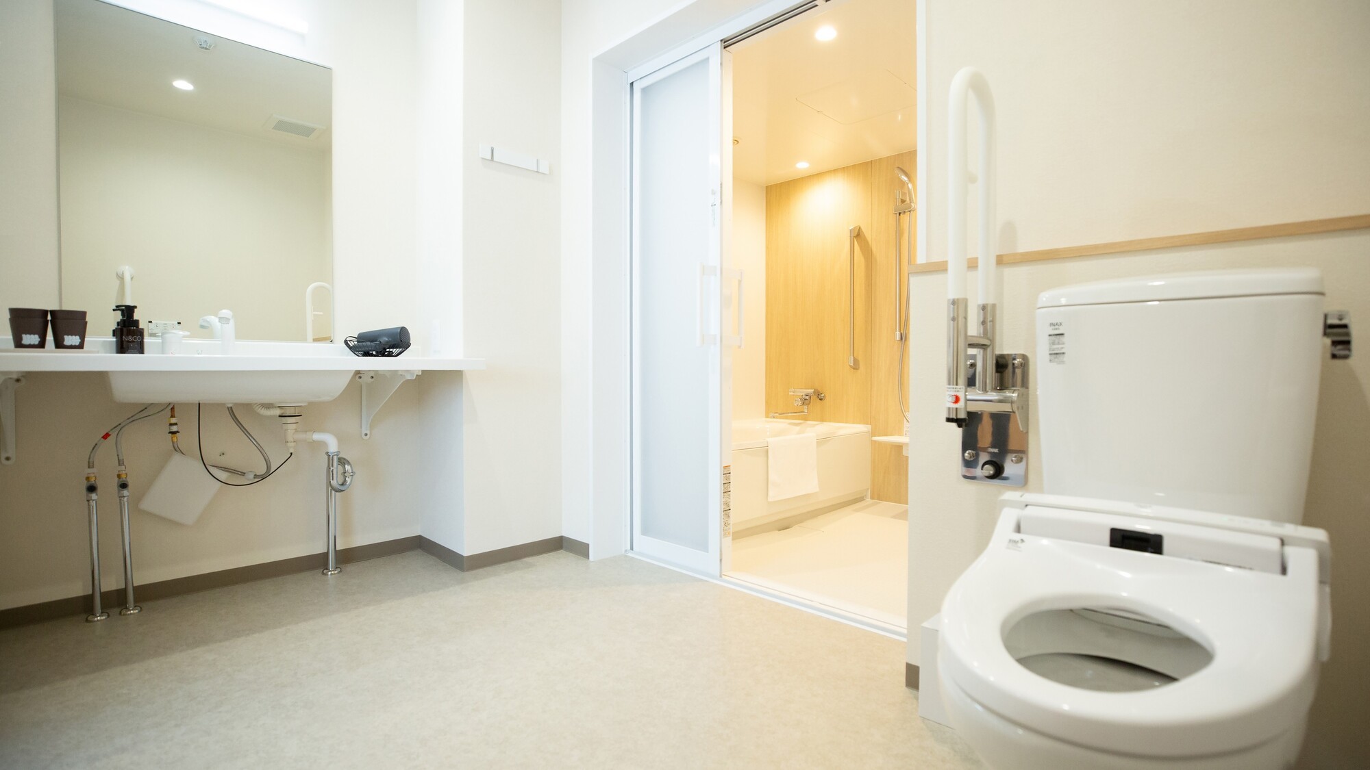 バスルーム・洗面・トイレ（ユニバーサル仕様）/つつ間