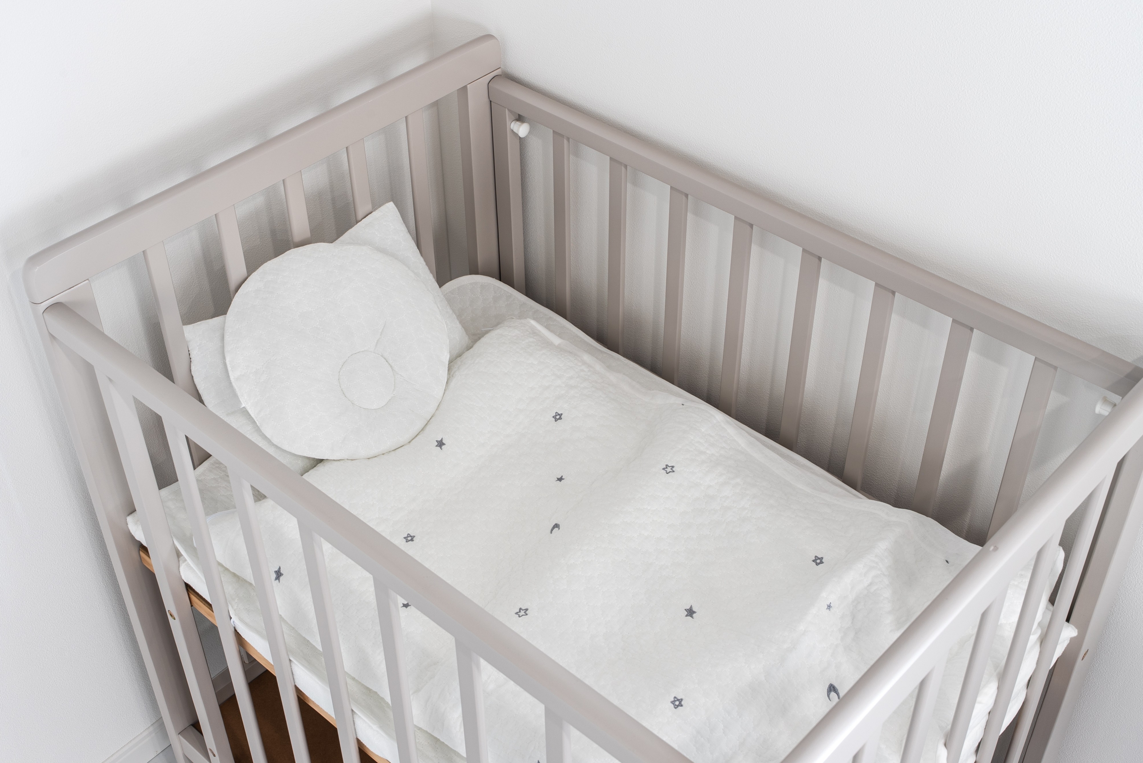 ベビーベッド（全棟共通）