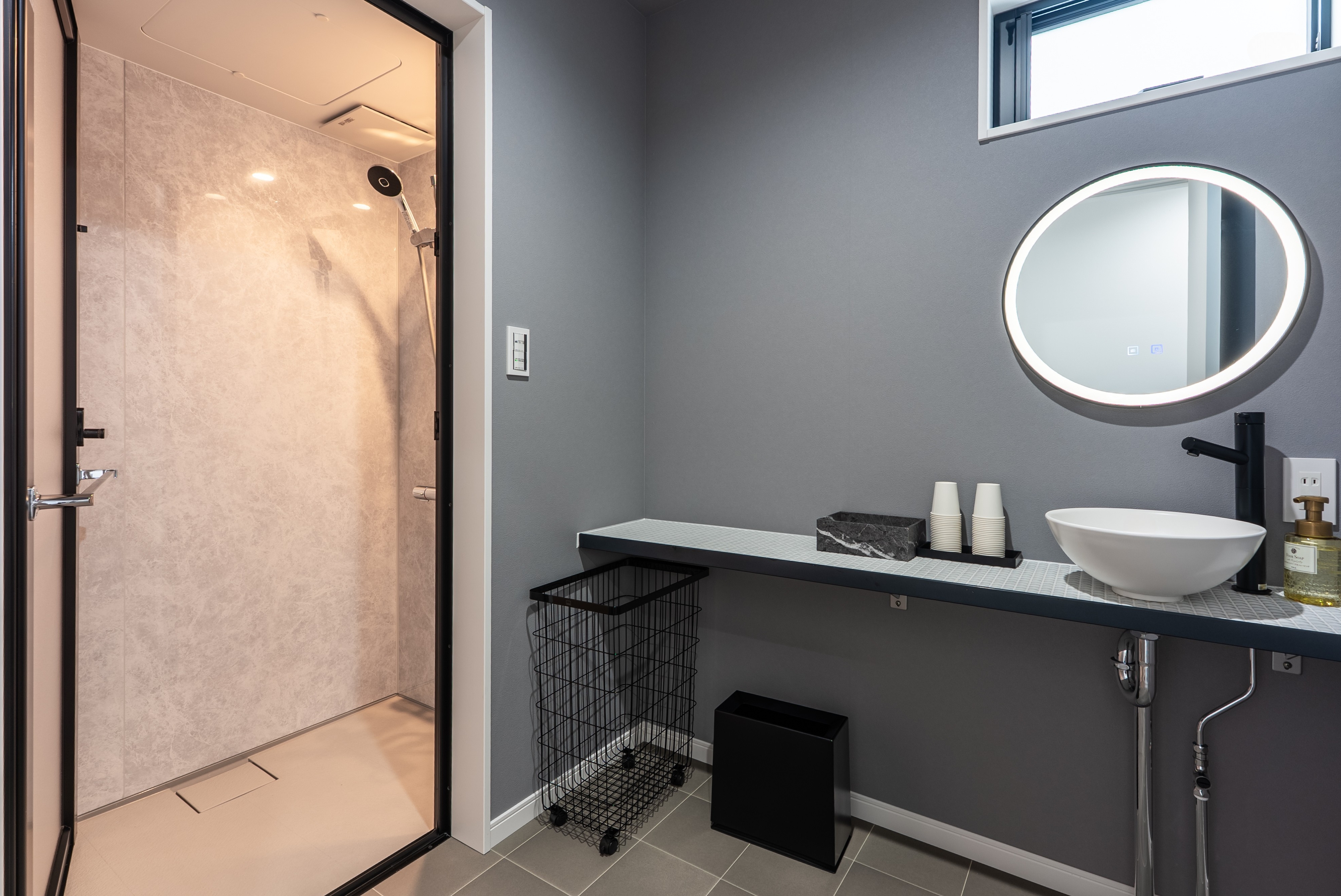 F棟：シャワールーム