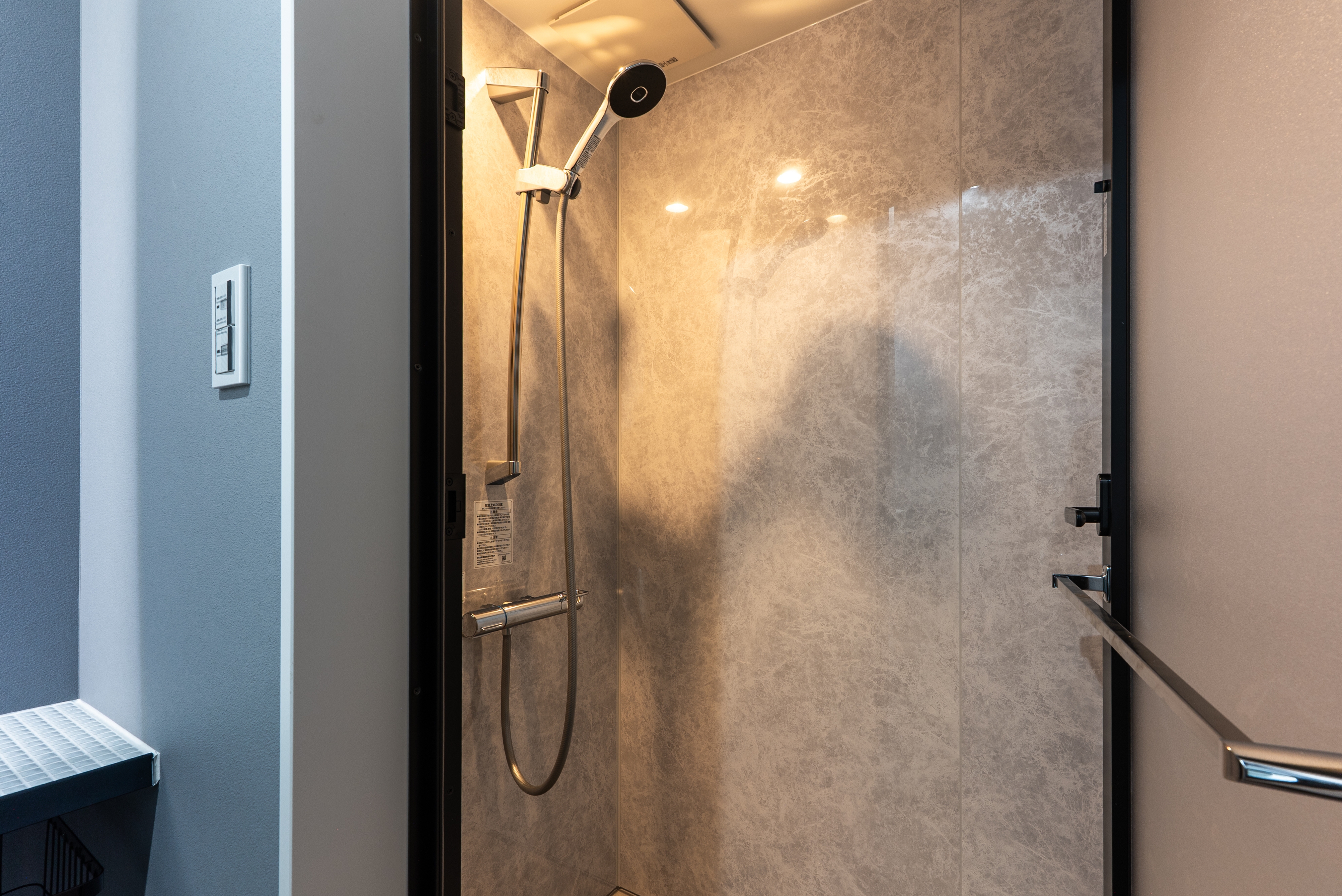 B棟：シャワールーム