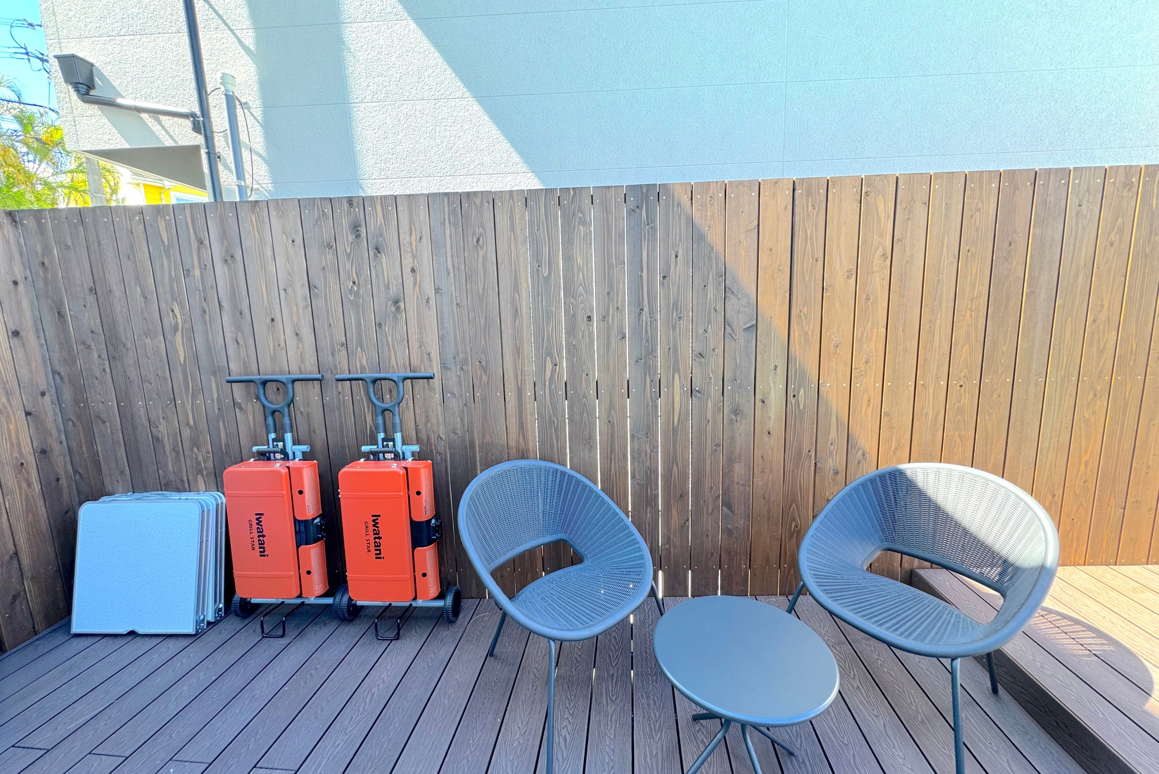 F棟：プールサイド