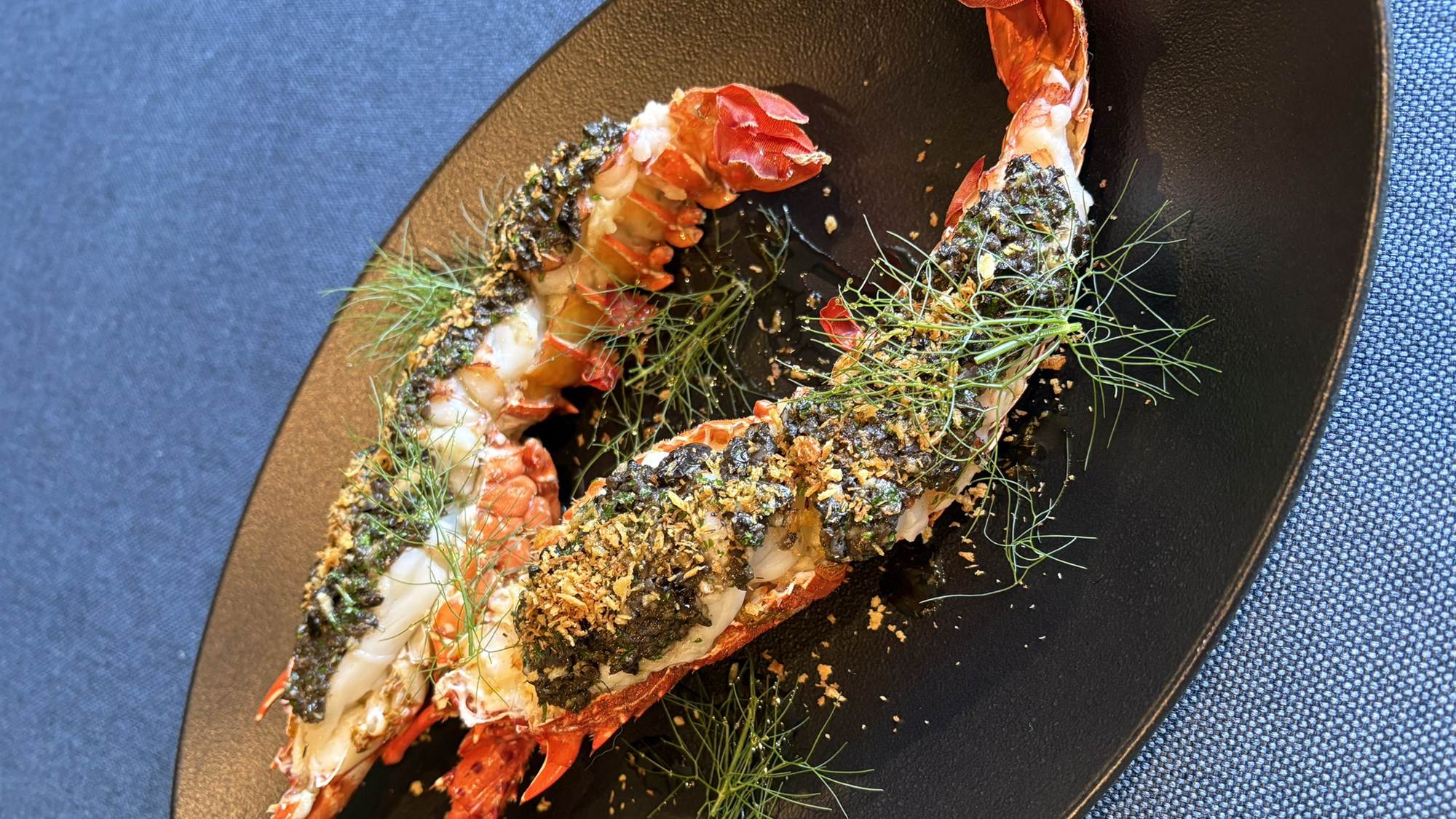 料理◇グレードアップ夕食料理の一例　夏季限定！伊勢海老のグリル（写真は2人前）*