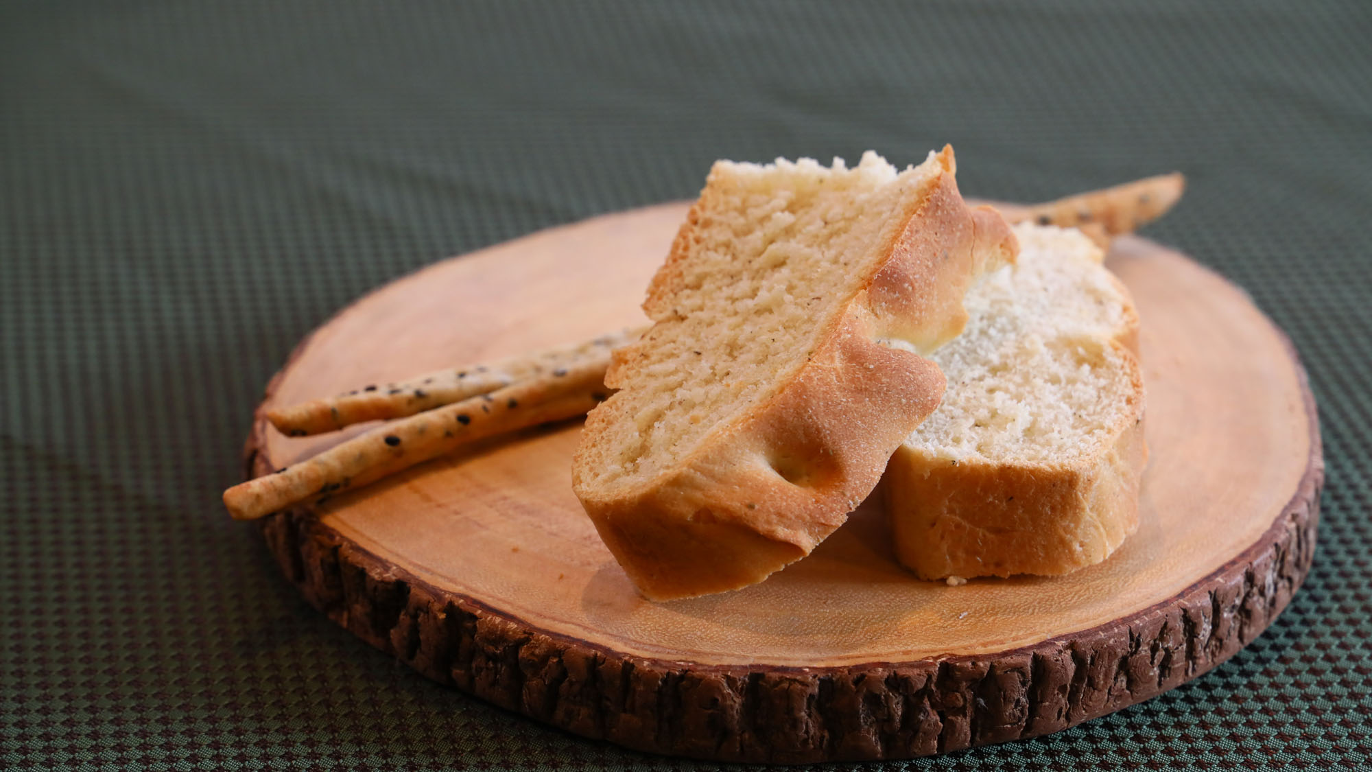 料理◇夕食料理の一例　パン2種*