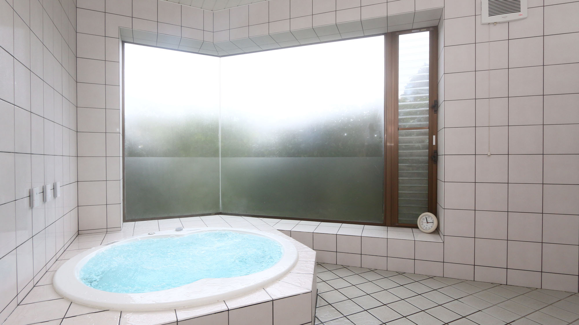 お風呂◇強さの調整や水中ライトがつくジャグジー*