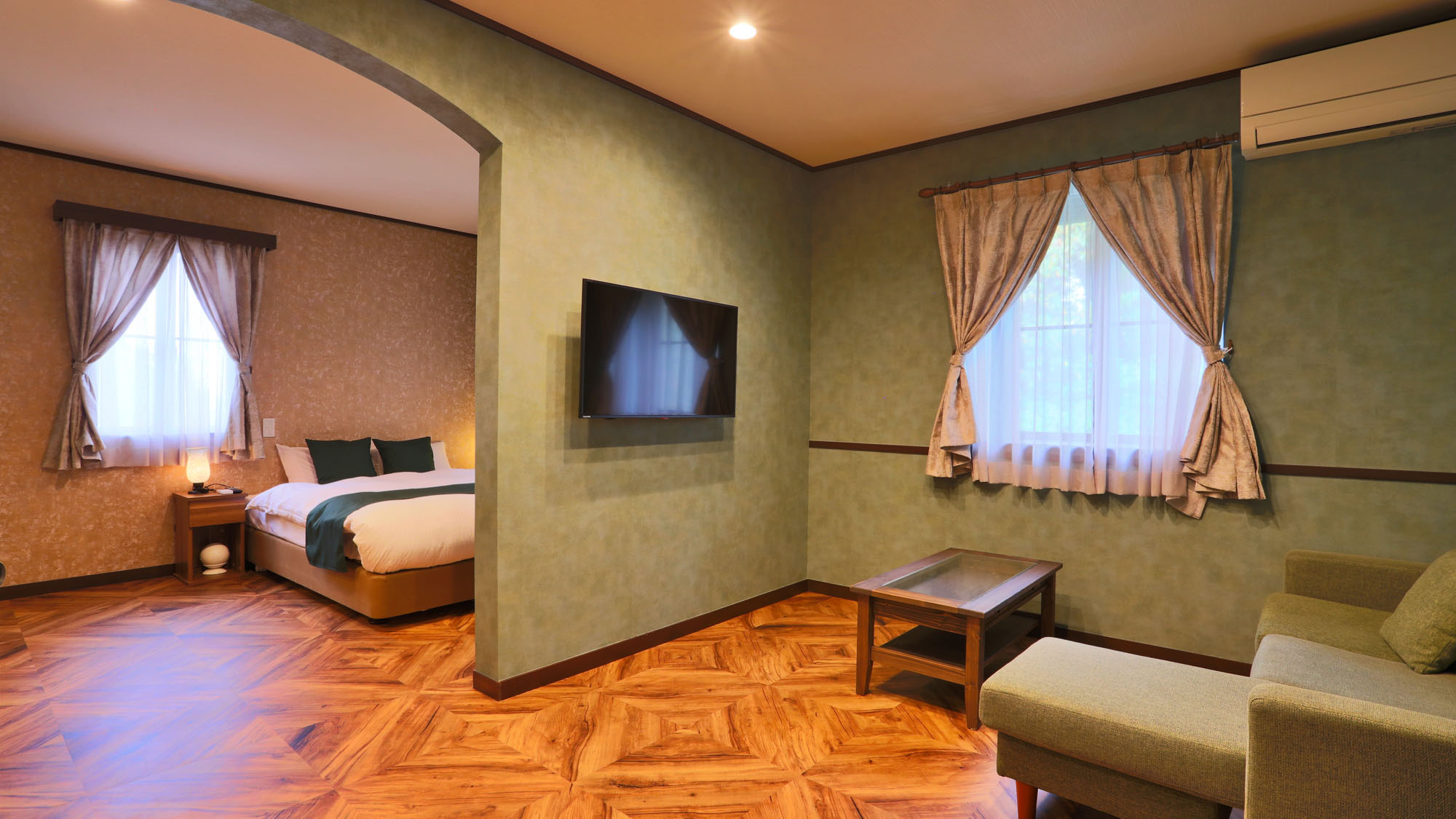 客室◇スタンダードダブル◇クイーンサイズベッドの客室の一例*　　　　　　　　　　