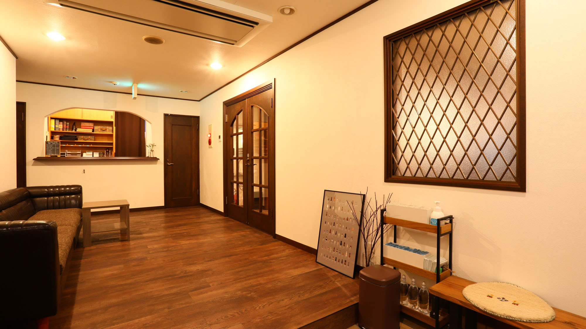 館内◇玄関開けるとロビーとフロントがあります*　