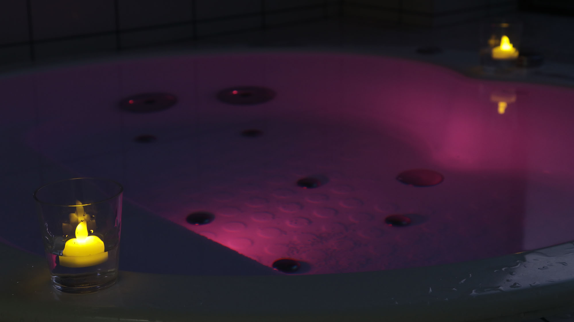 お風呂◇強さの調整や水中ライトがつくジャグジー*