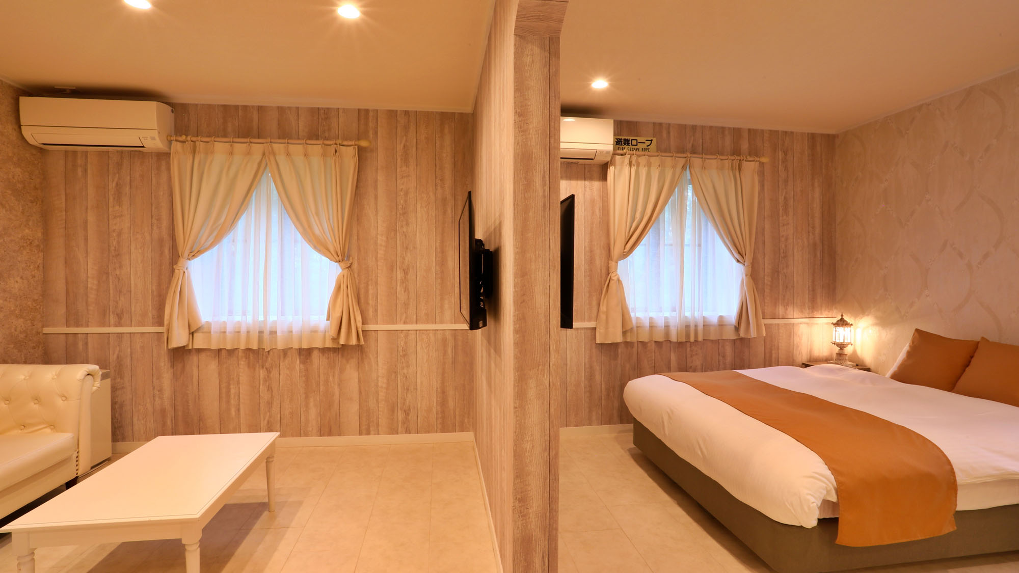 客室◇スタンダードダブル◇クイーンサイズベッドの客室の一例*　　　　