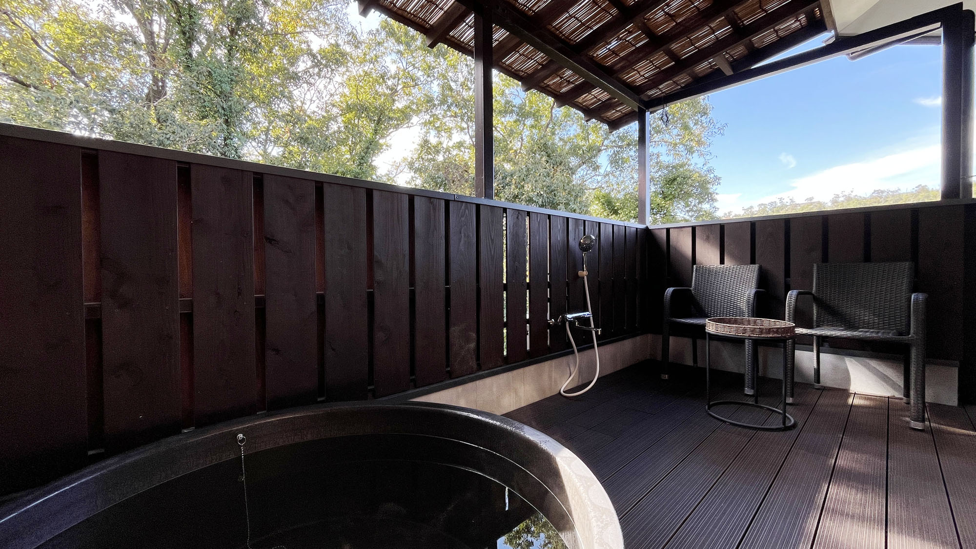 客室◇デラックスツイン◇温泉露天風呂付特別室の客室の温泉露天風呂*