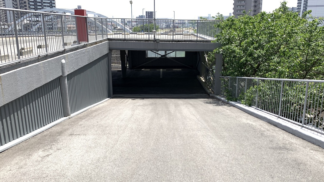 立体駐車場◇自走式になっているため、忙しい朝でもお待たせすることなくご出発頂けます！