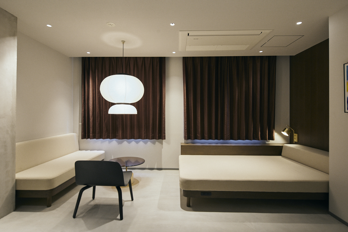 スイート｜41㎡　最大4名様まで宿泊可能　デイベッド完備