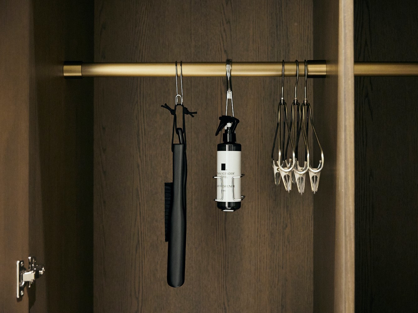 客室共通｜洋服ブラシ/リフレッシャー/洗濯バサミ